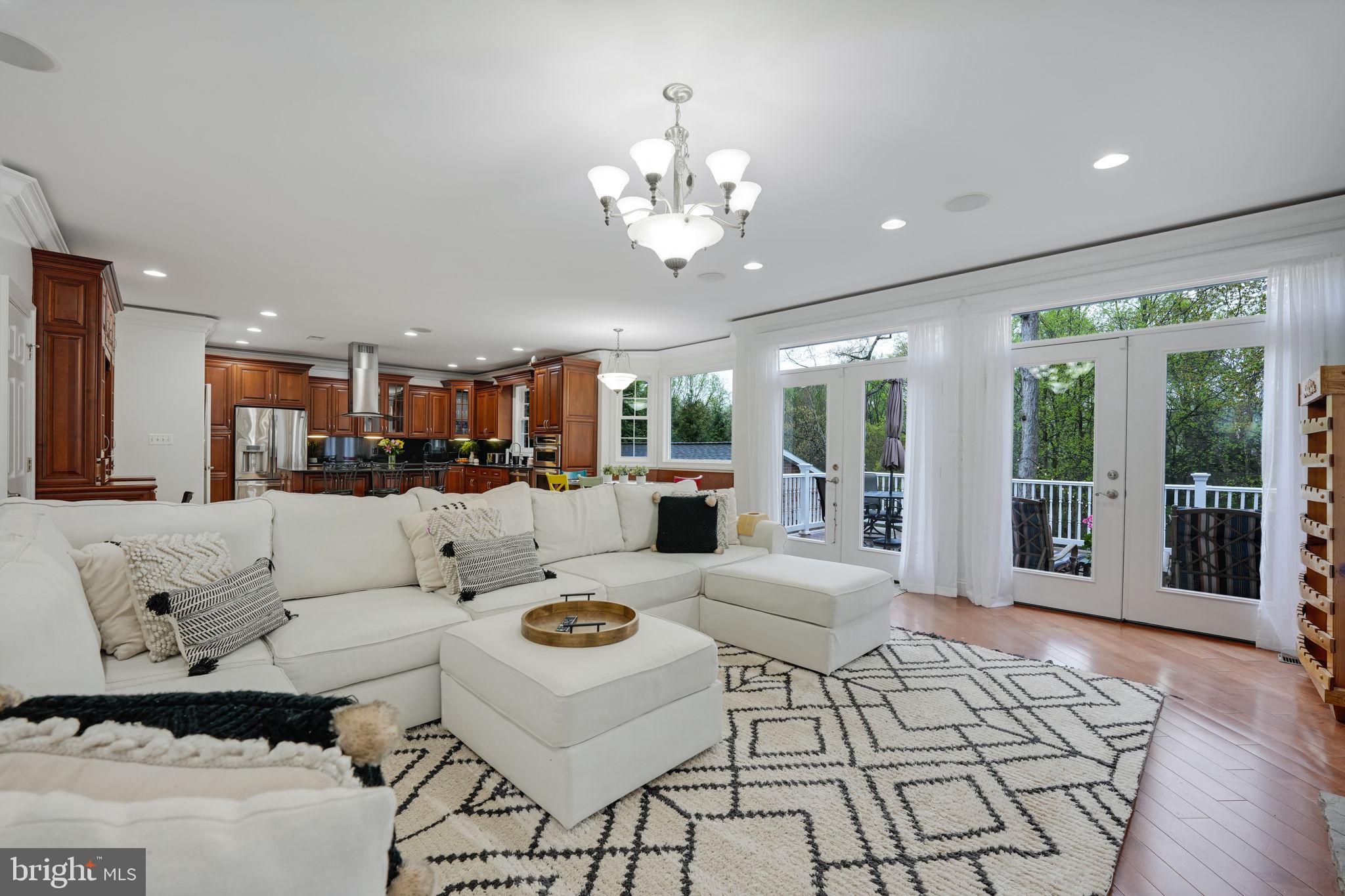 VIENNA WOODS - Residential