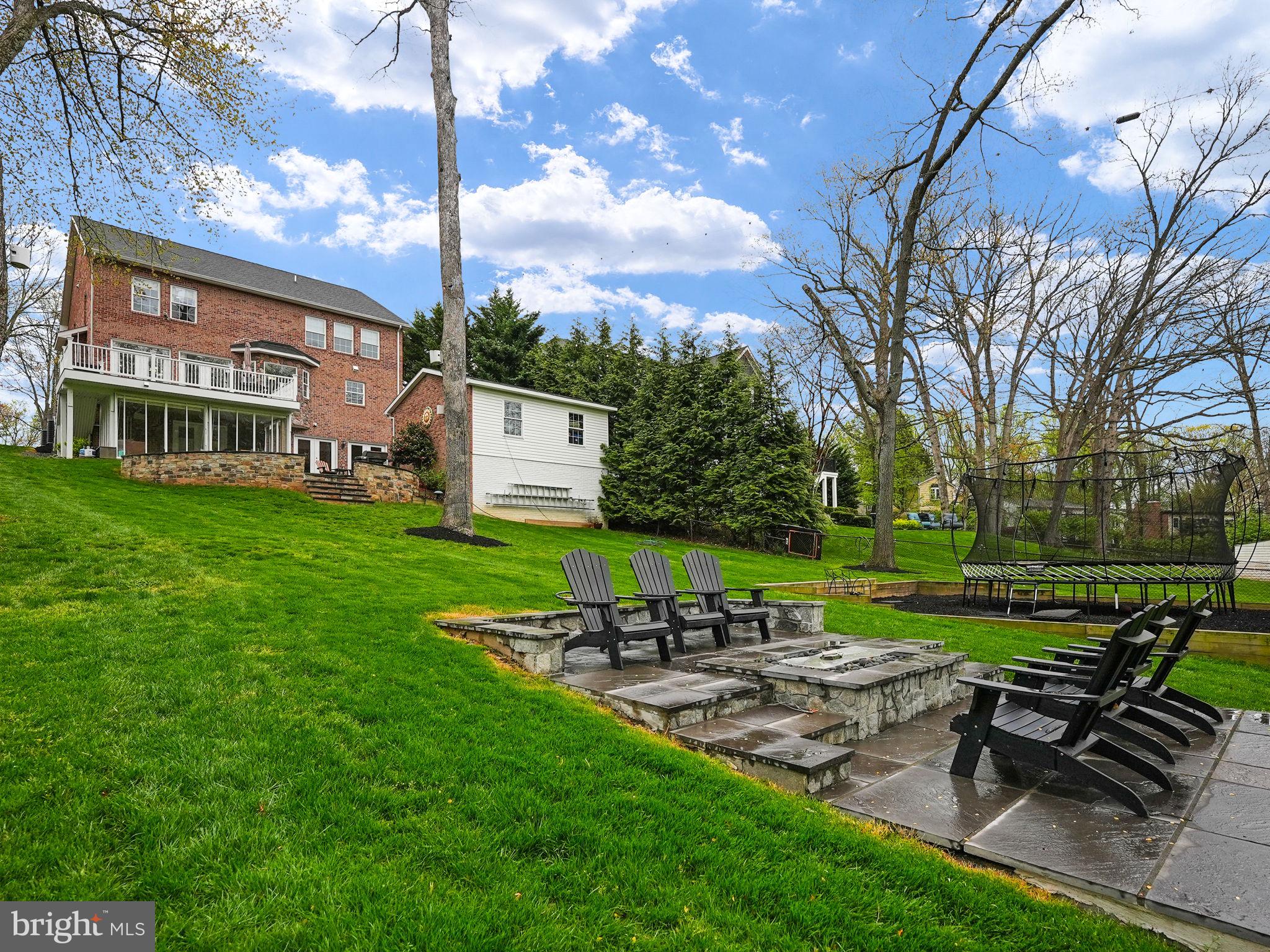 VIENNA WOODS - Residential