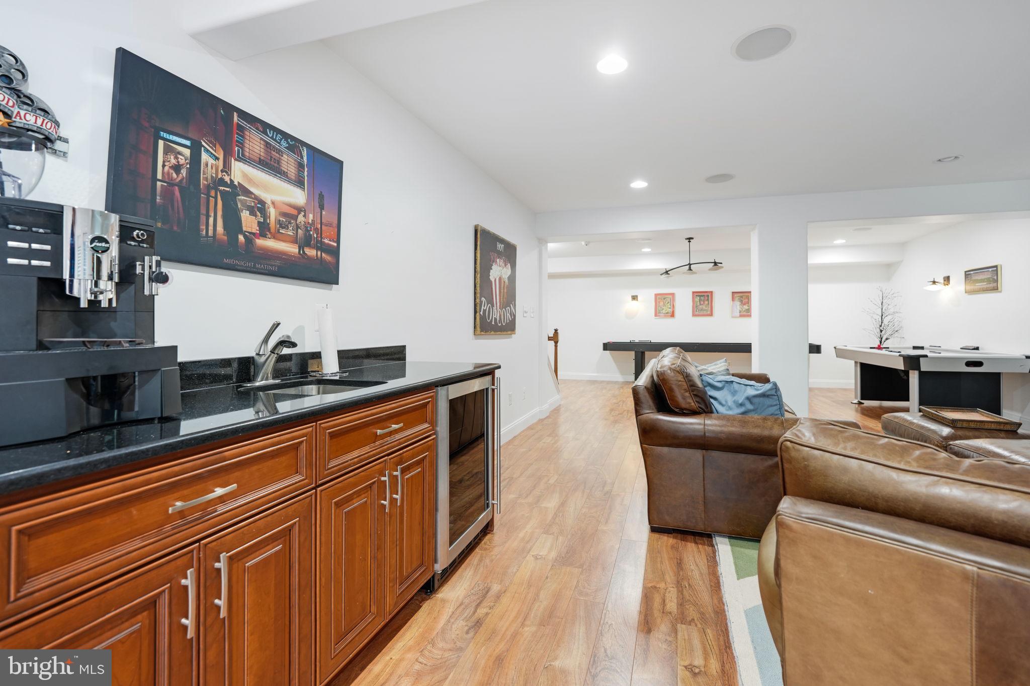 VIENNA WOODS - Residential