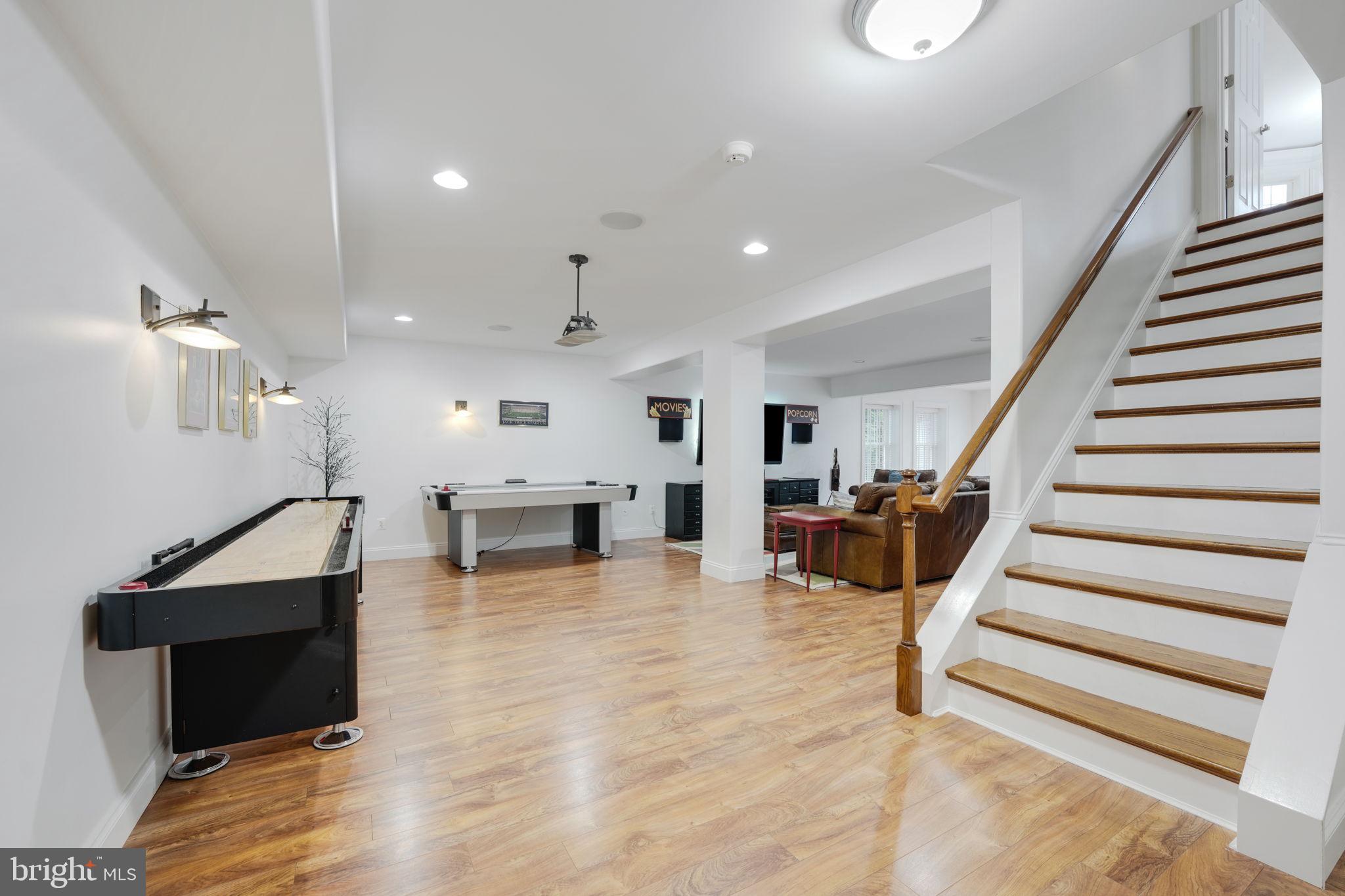 VIENNA WOODS - Residential