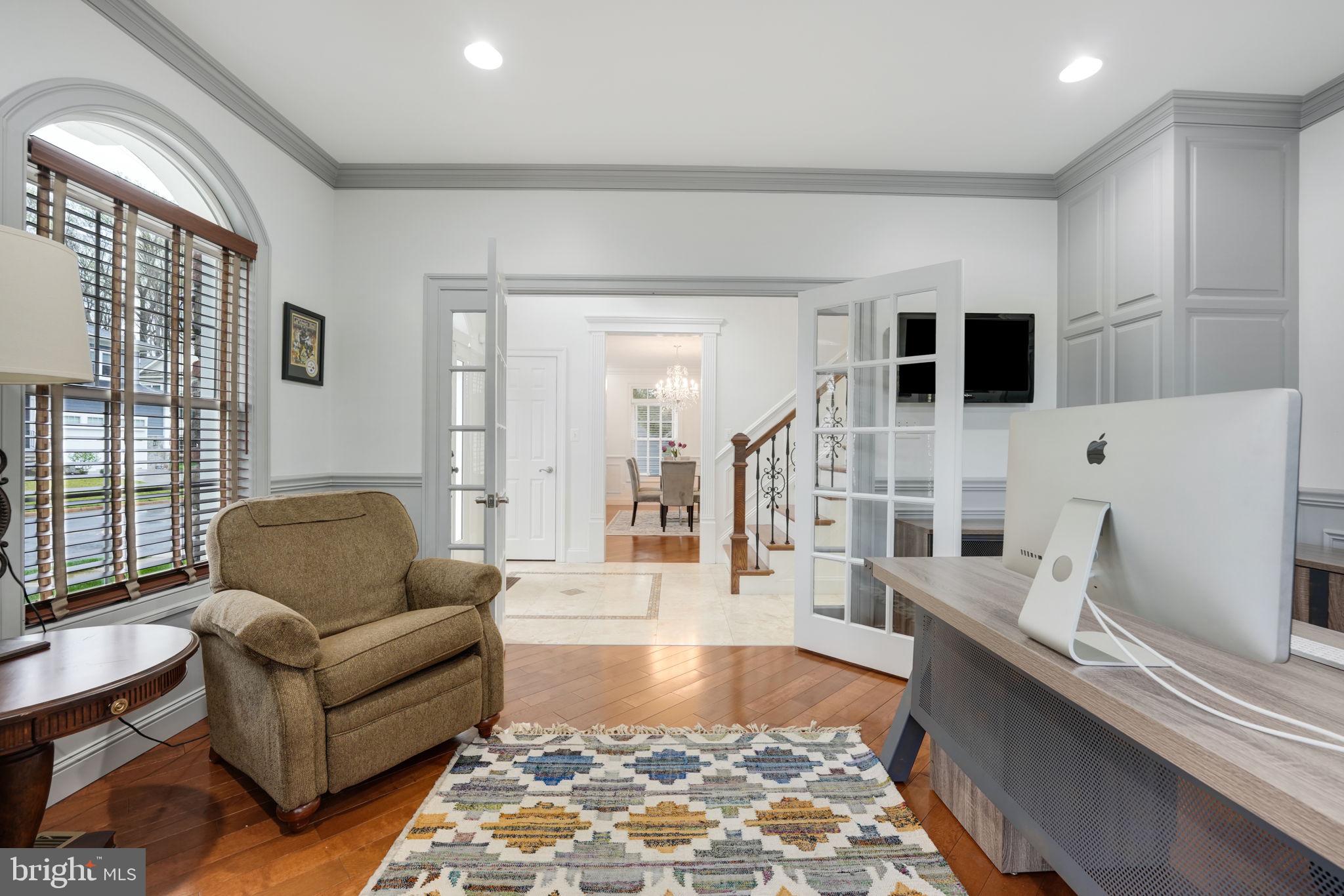 VIENNA WOODS - Residential