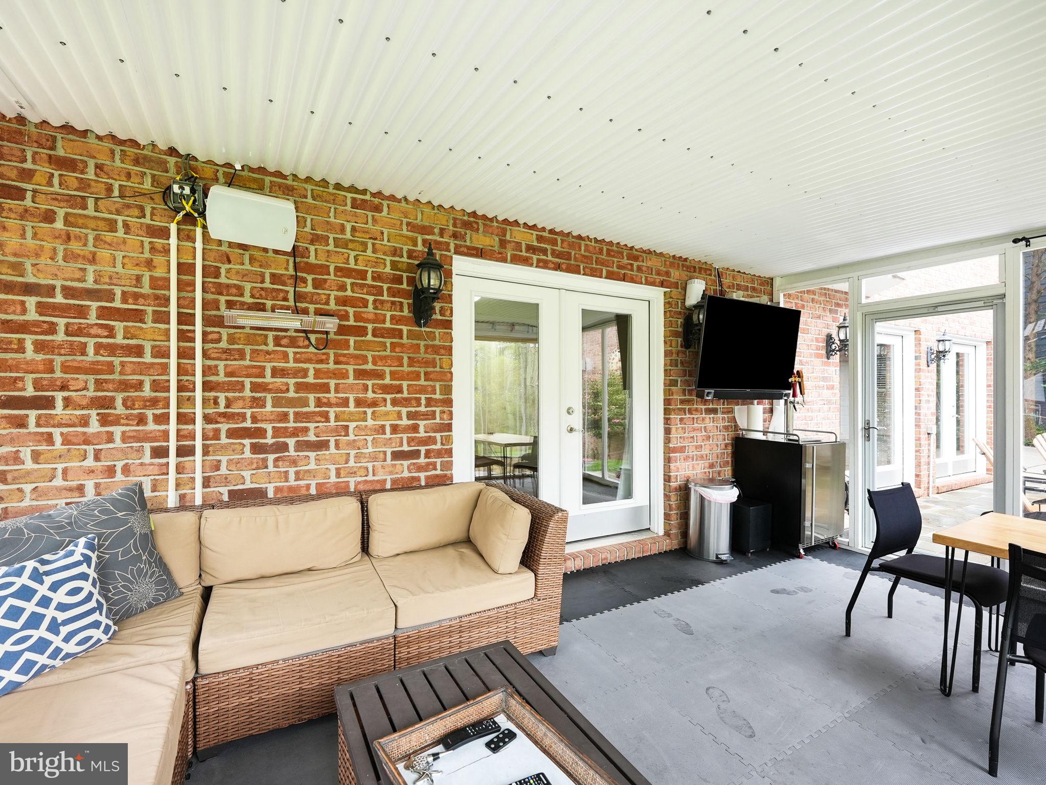 VIENNA WOODS - Residential