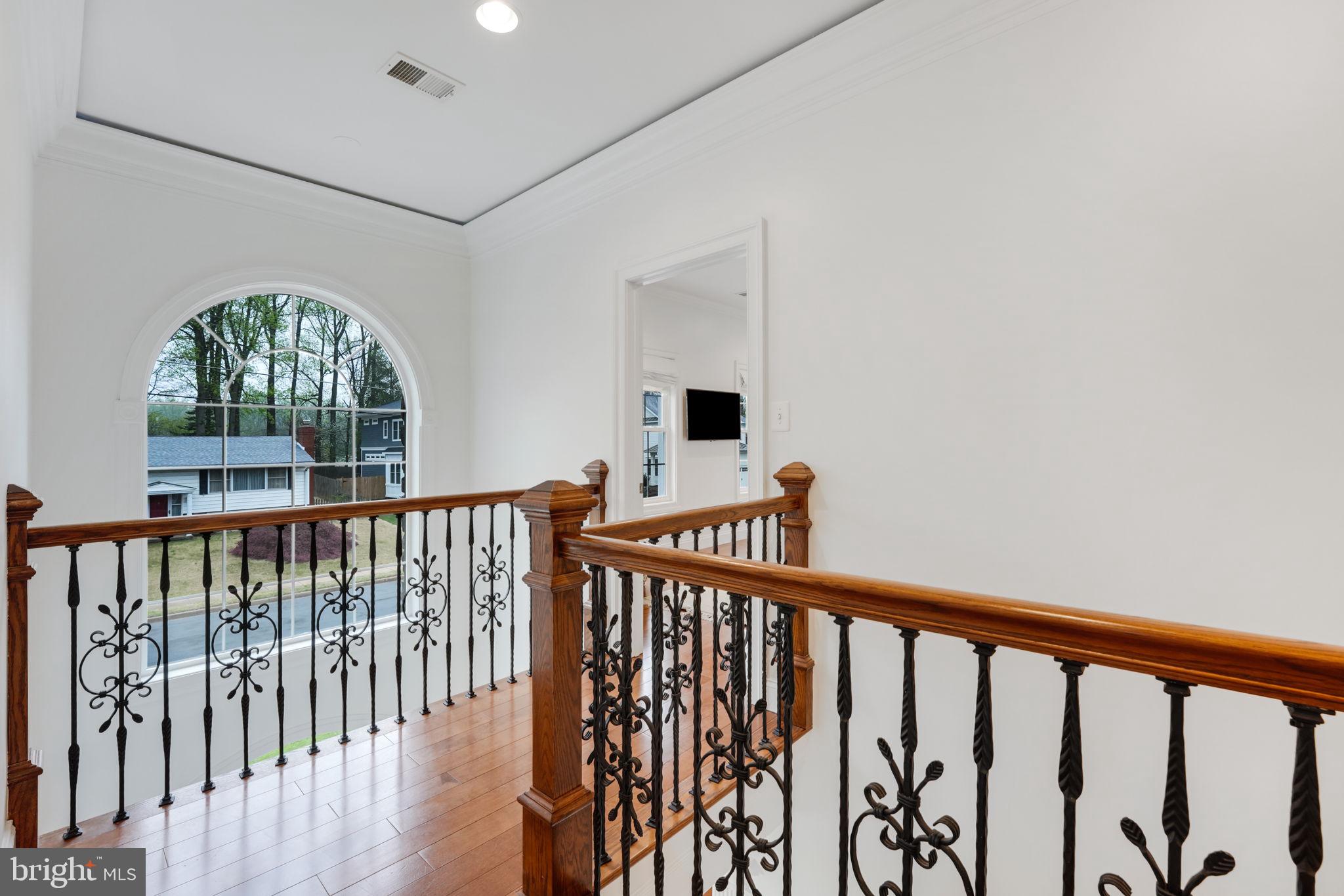 VIENNA WOODS - Residential