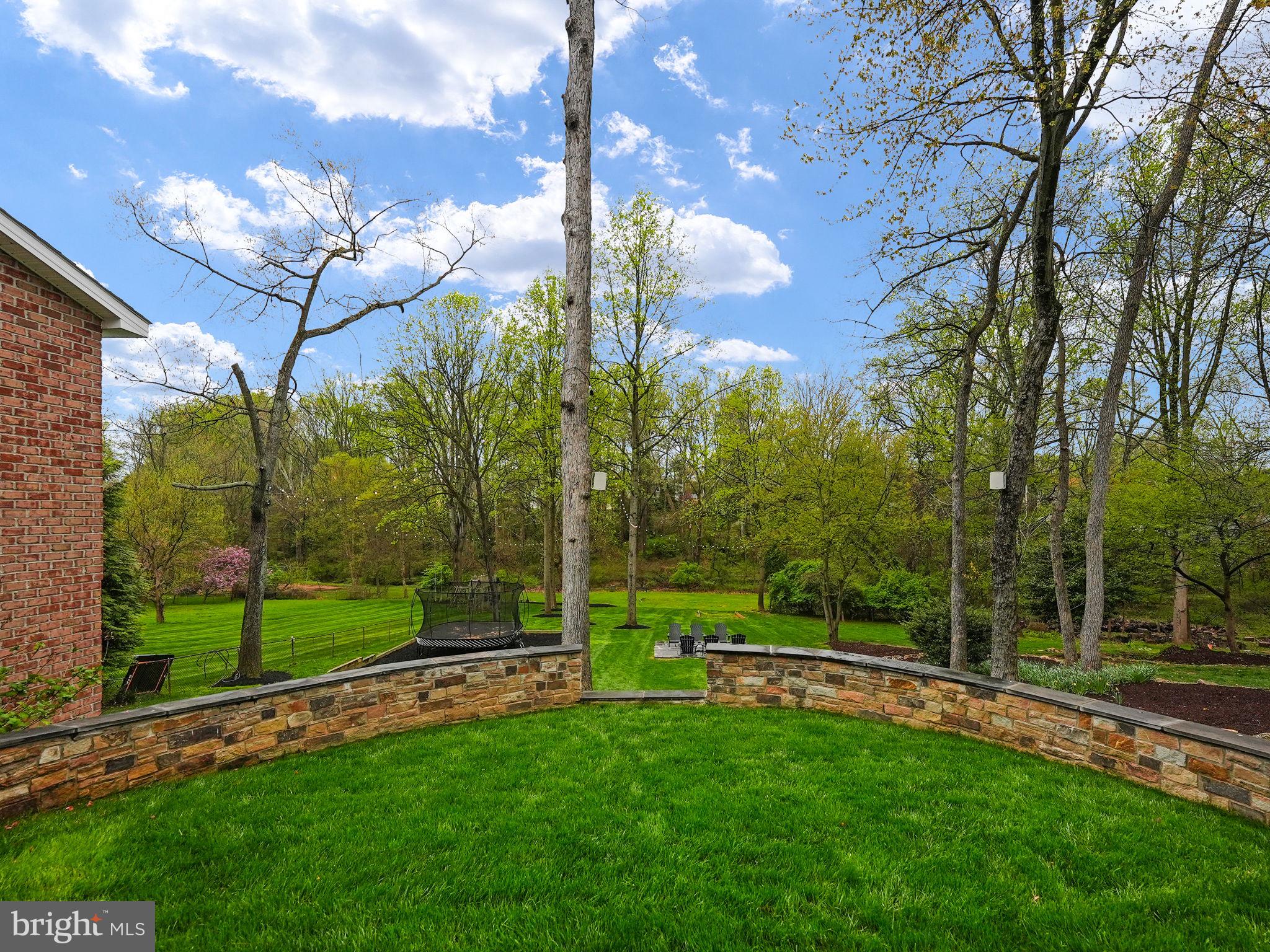 VIENNA WOODS - Residential