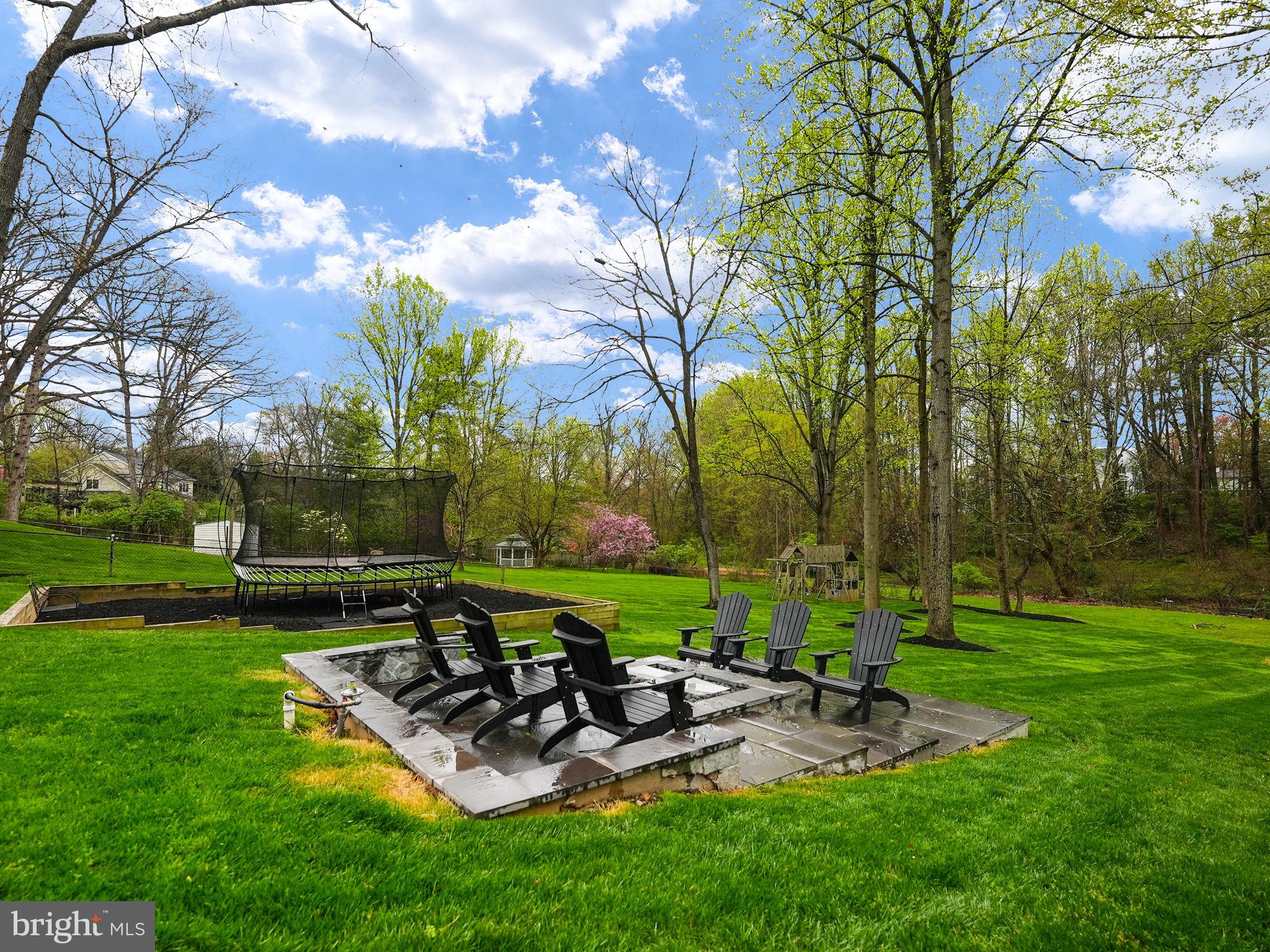 VIENNA WOODS - Residential