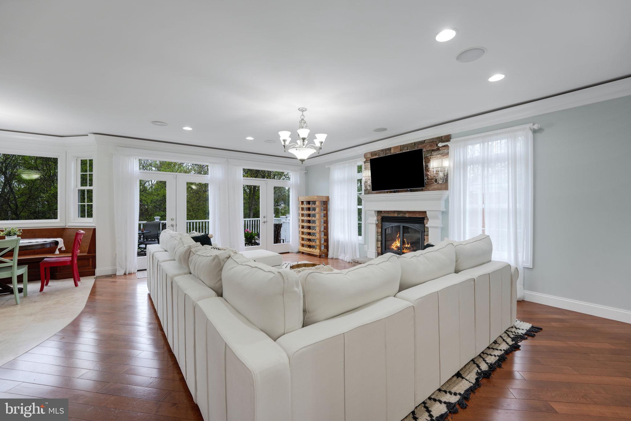 VIENNA WOODS - Residential