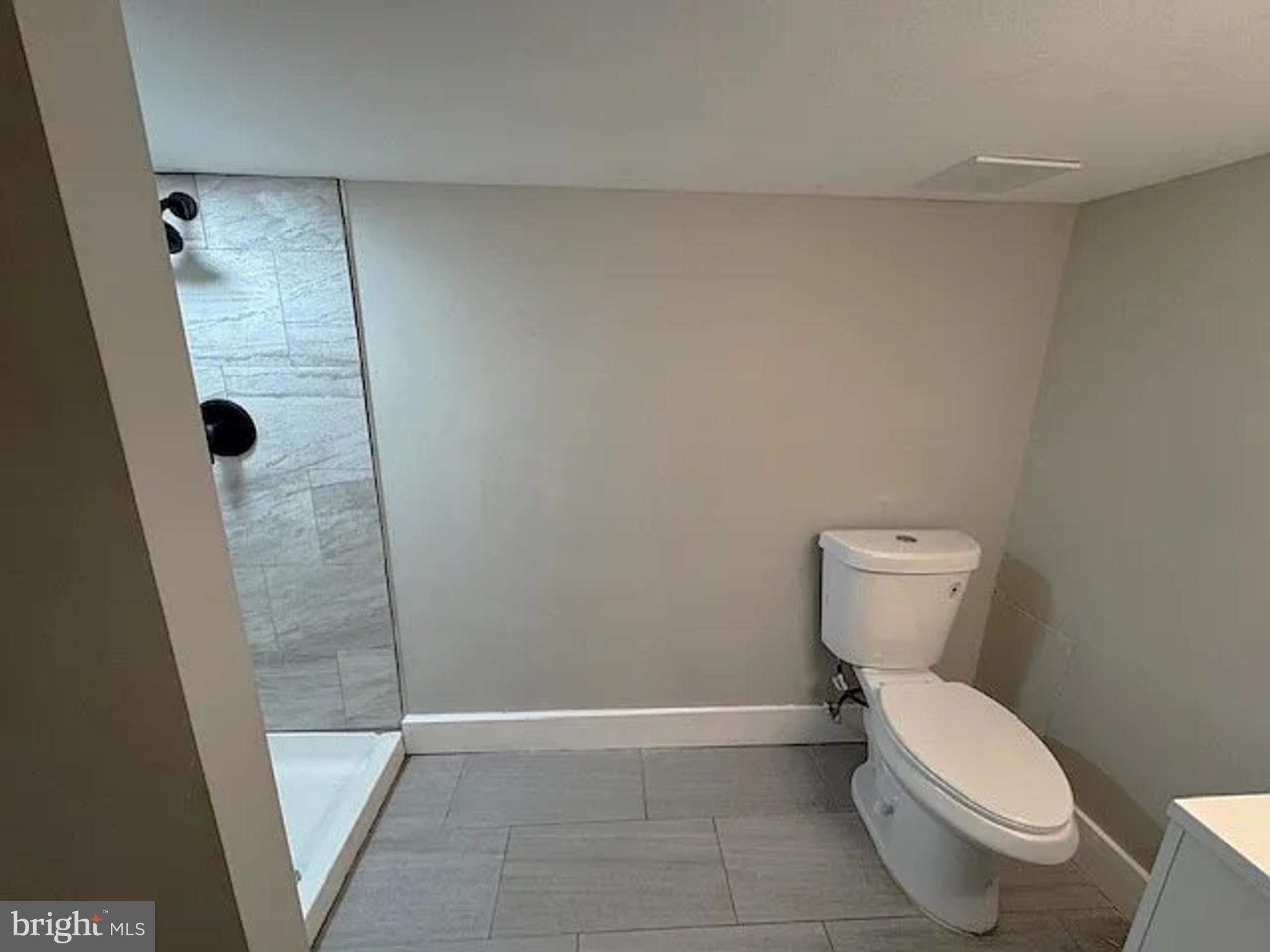 CENTRAL PARK HEIGHTS - Residential Lease