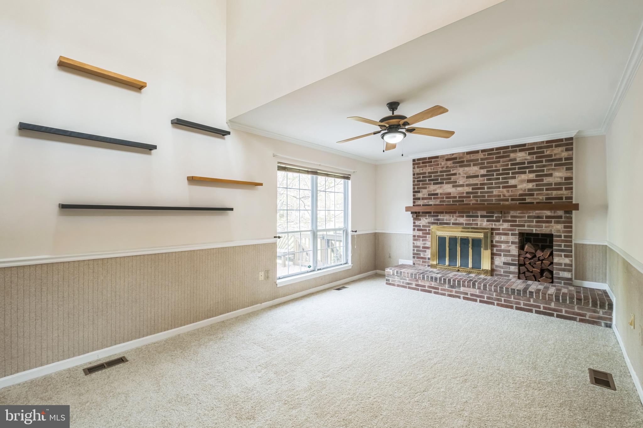 521 PARADISE COURT