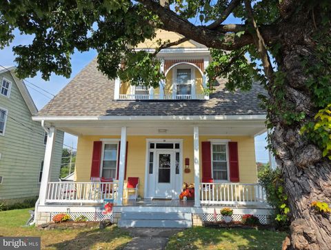 Homes For Sale - 19 N Carroll Street<br/> Frederick County, THURMONT, MD 21788