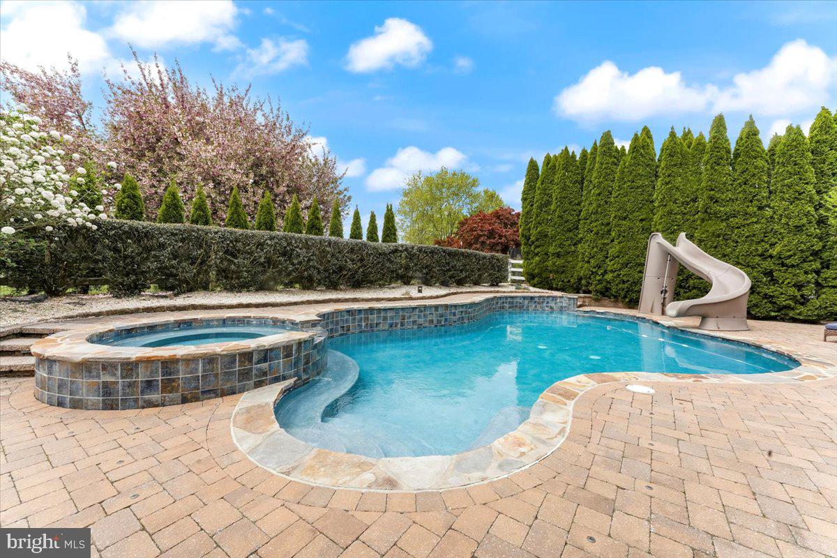 WESTTOWN CHASE - Residential