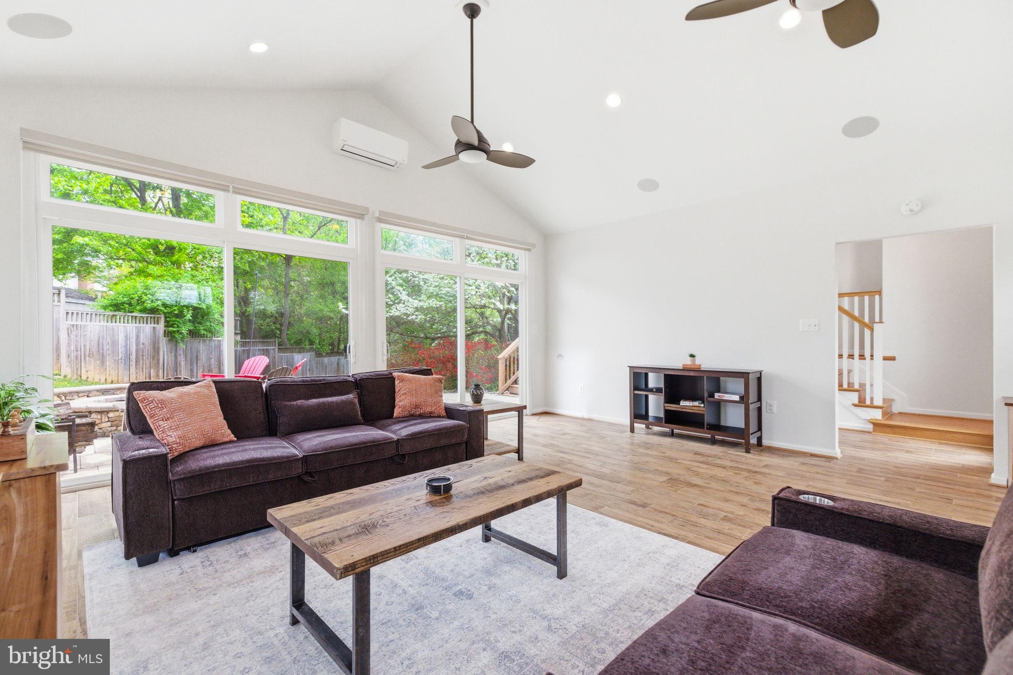 SPRINGBROOK FOREST - Residential