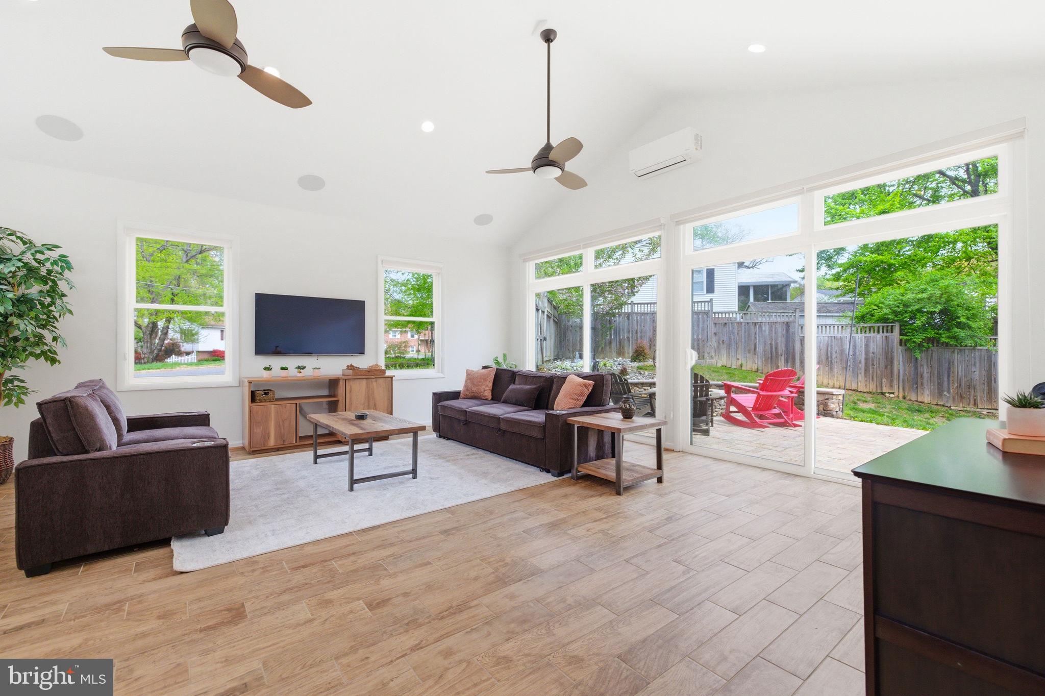 SPRINGBROOK FOREST - Residential