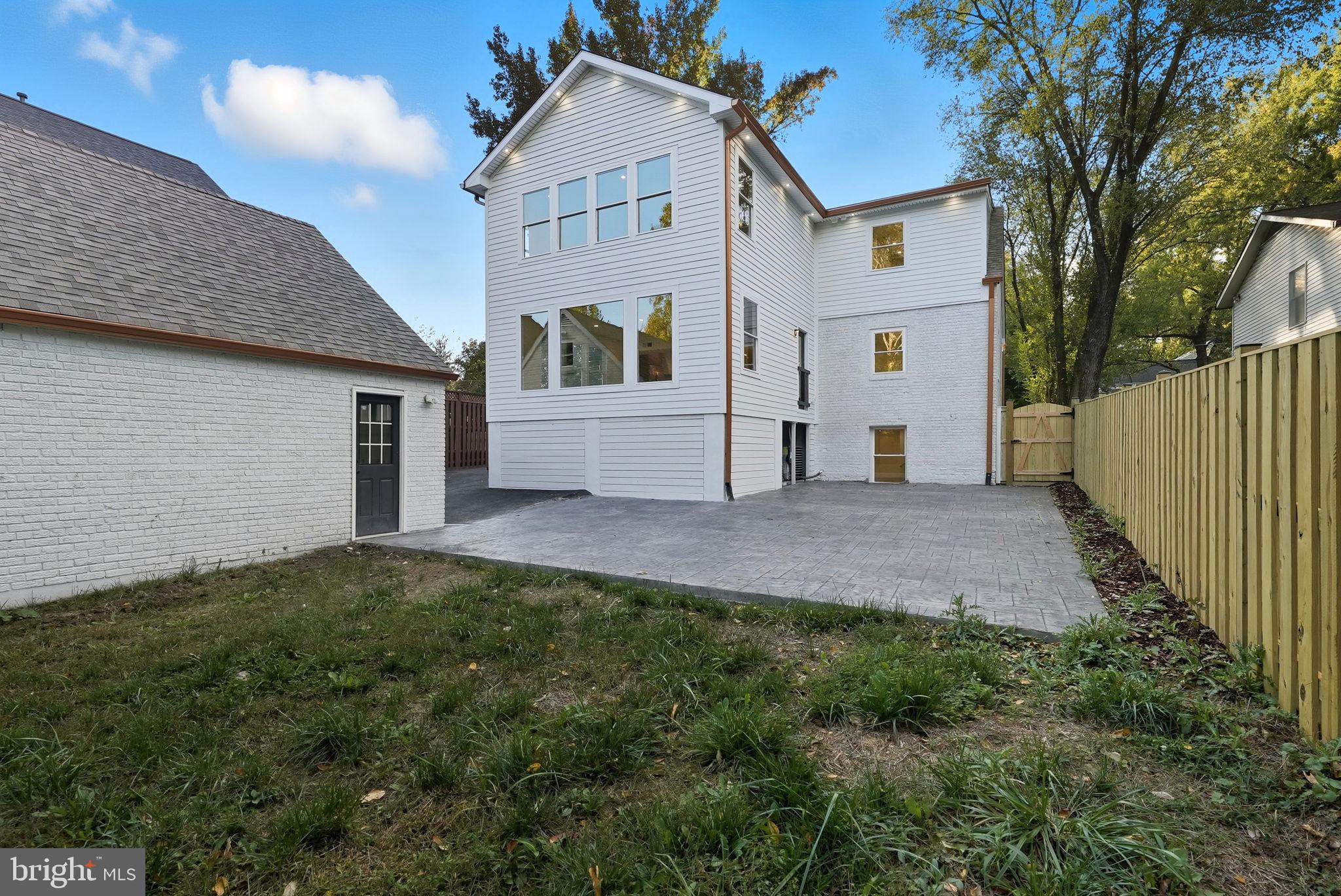 FAIRHILL ON THE BOULEVRD - Residential