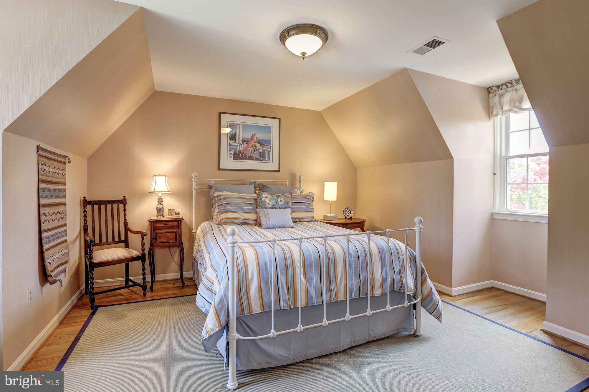 RIVER FALLS - Residential