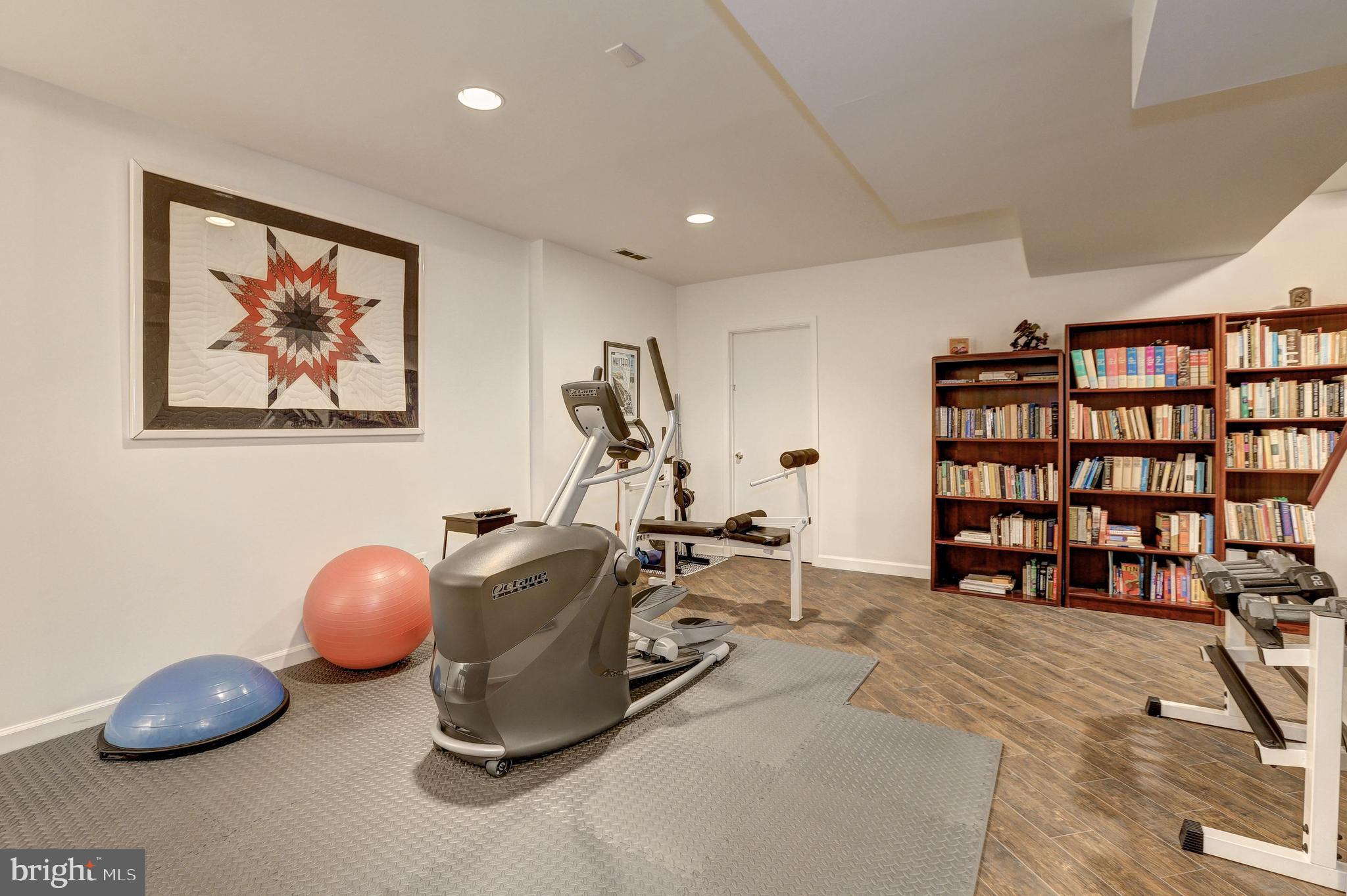 RIVER FALLS - Residential