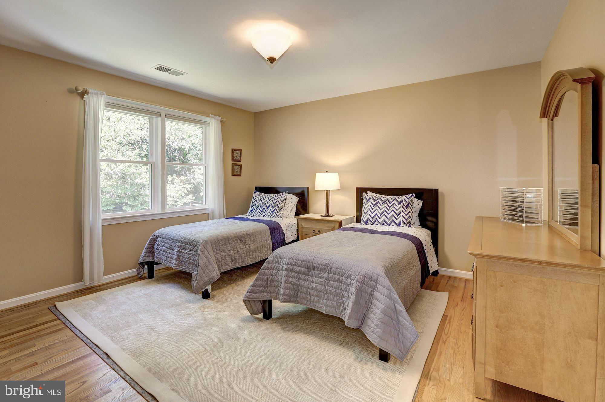 RIVER FALLS - Residential