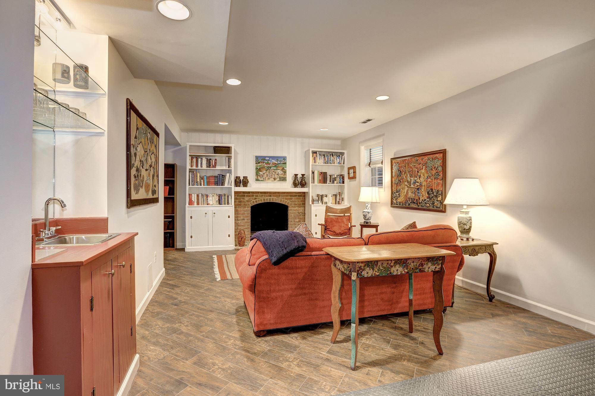 RIVER FALLS - Residential