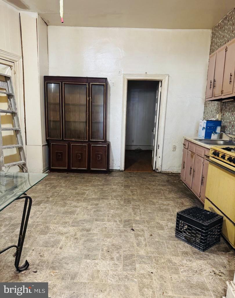 FAIRMOUNT - Residential