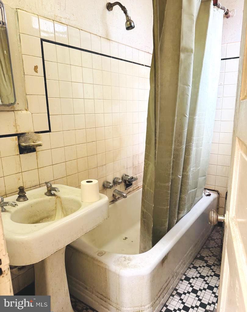 FAIRMOUNT - Residential