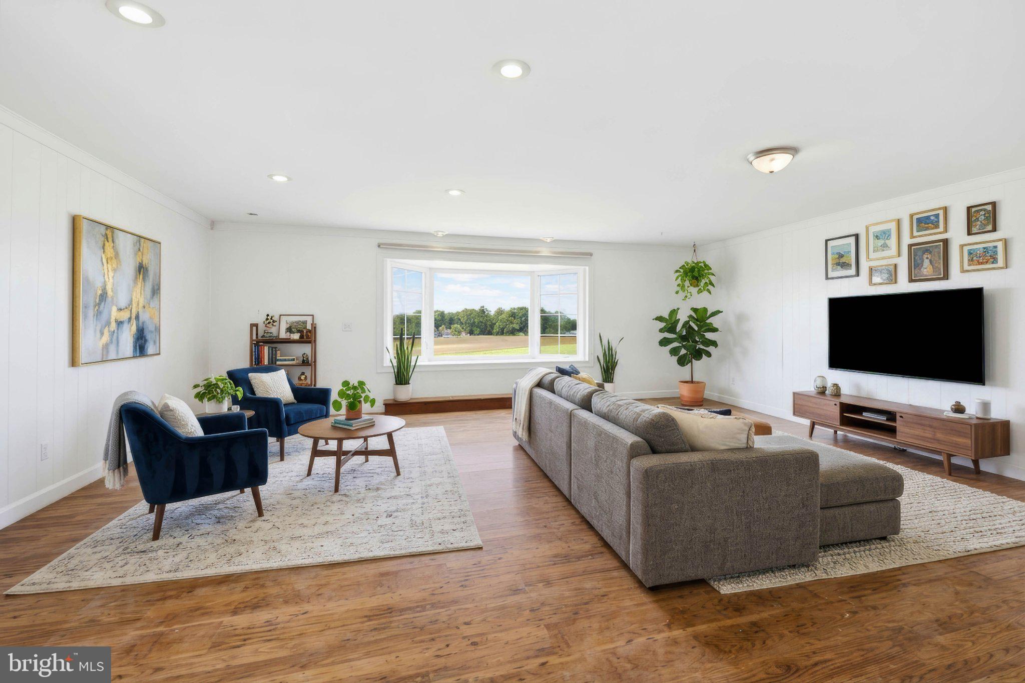 367 STRAWBERRY ROAD