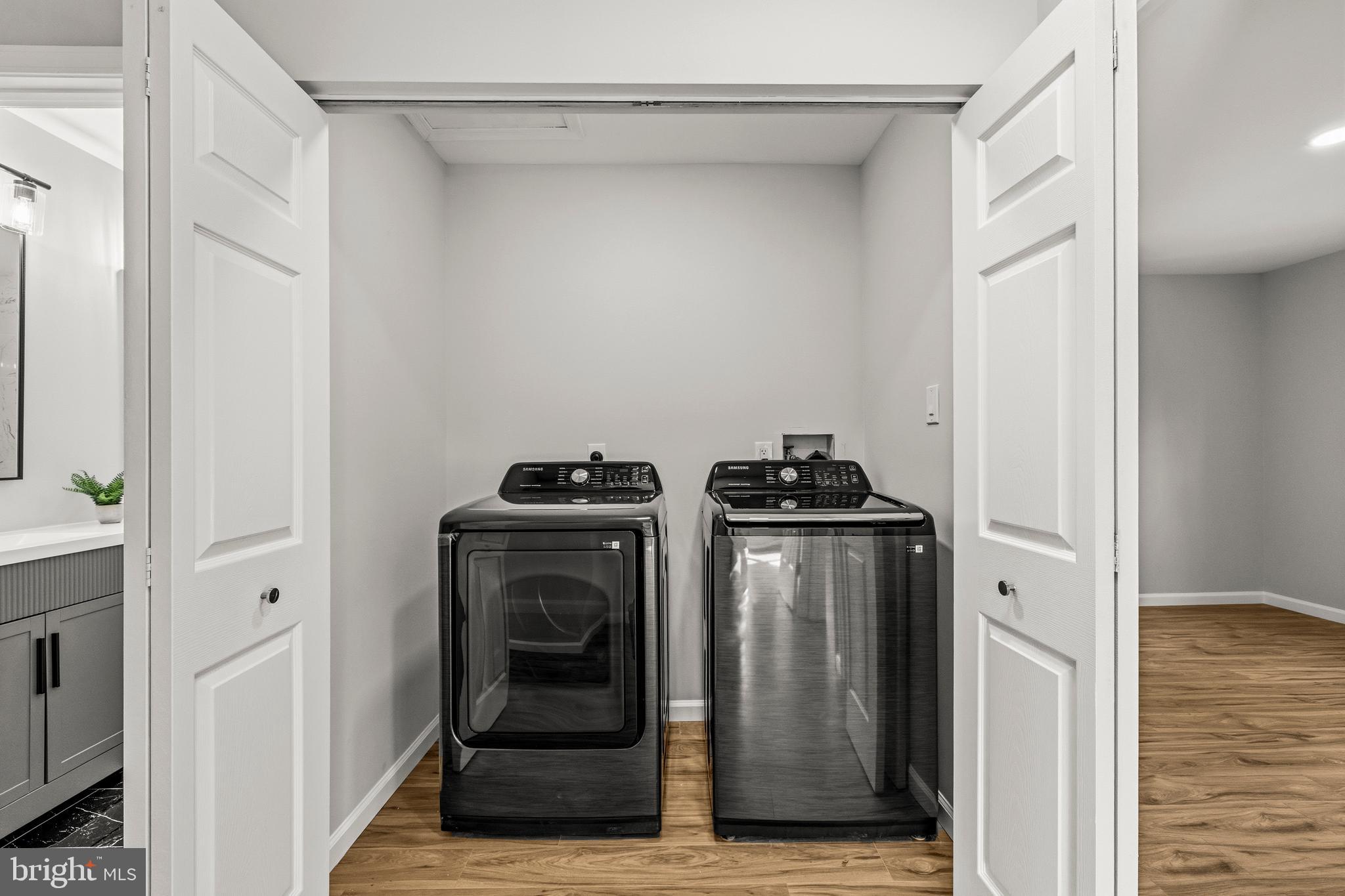 MOSBY WOODS - Residential