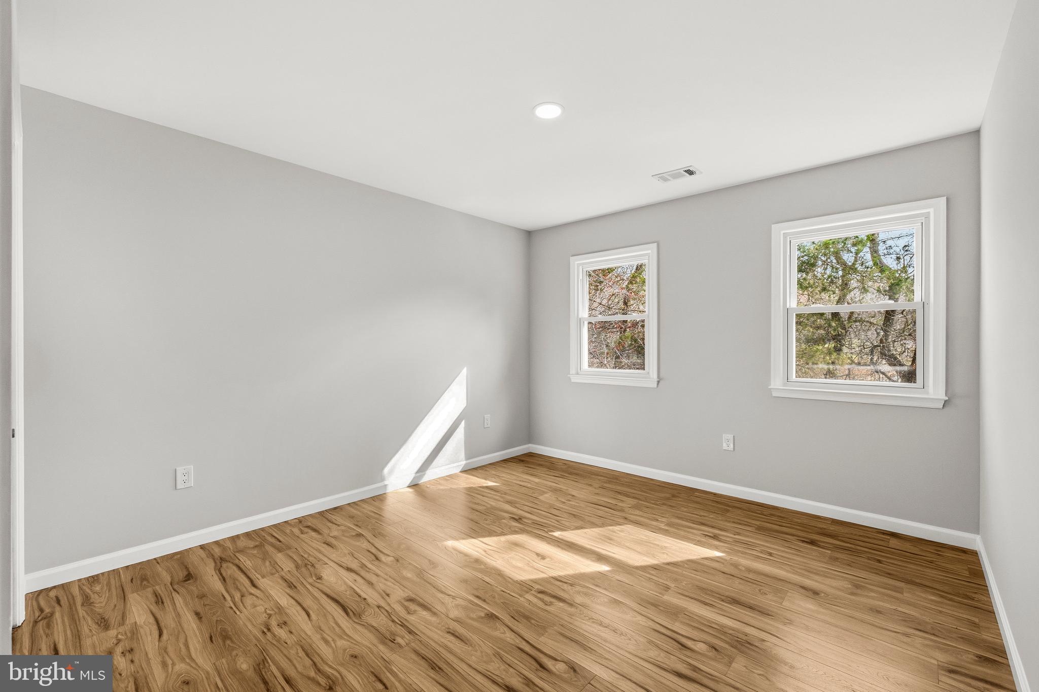 MOSBY WOODS - Residential