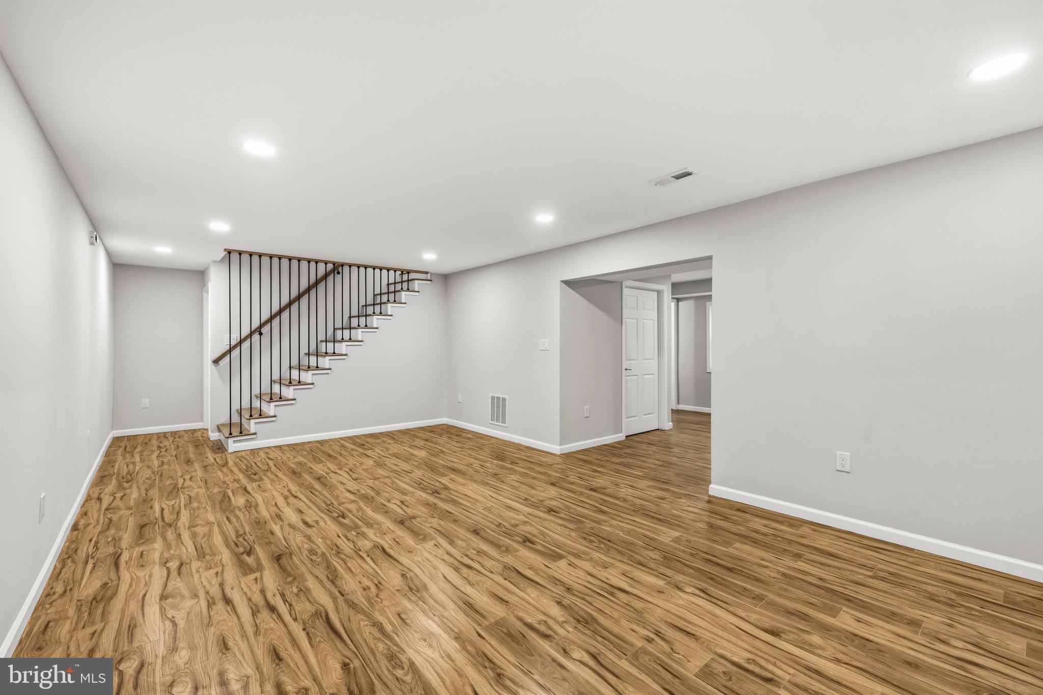 MOSBY WOODS - Residential