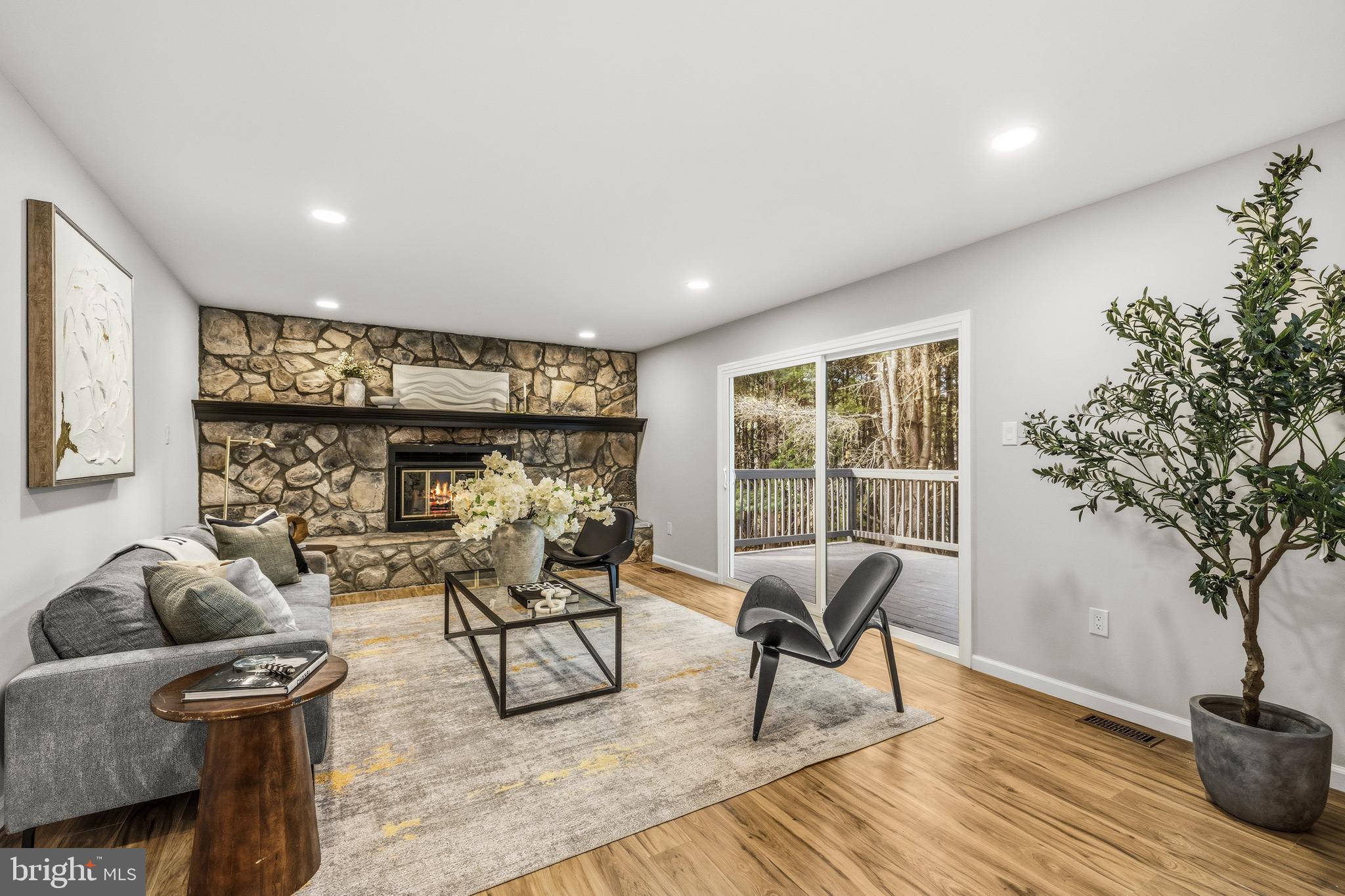 MOSBY WOODS - Residential