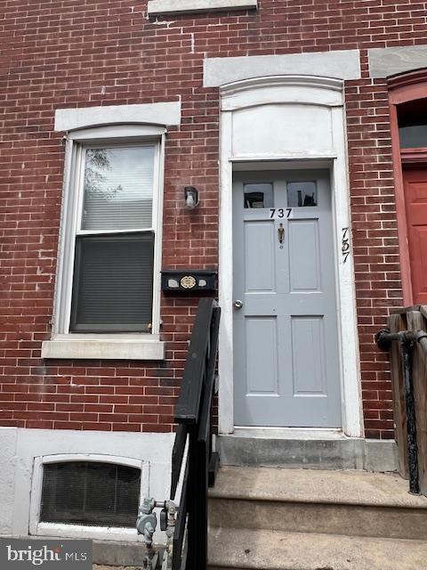 737 CHAIN STREET