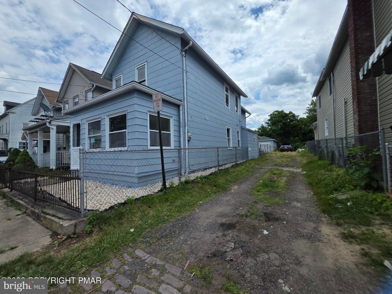 14 GREEN ST