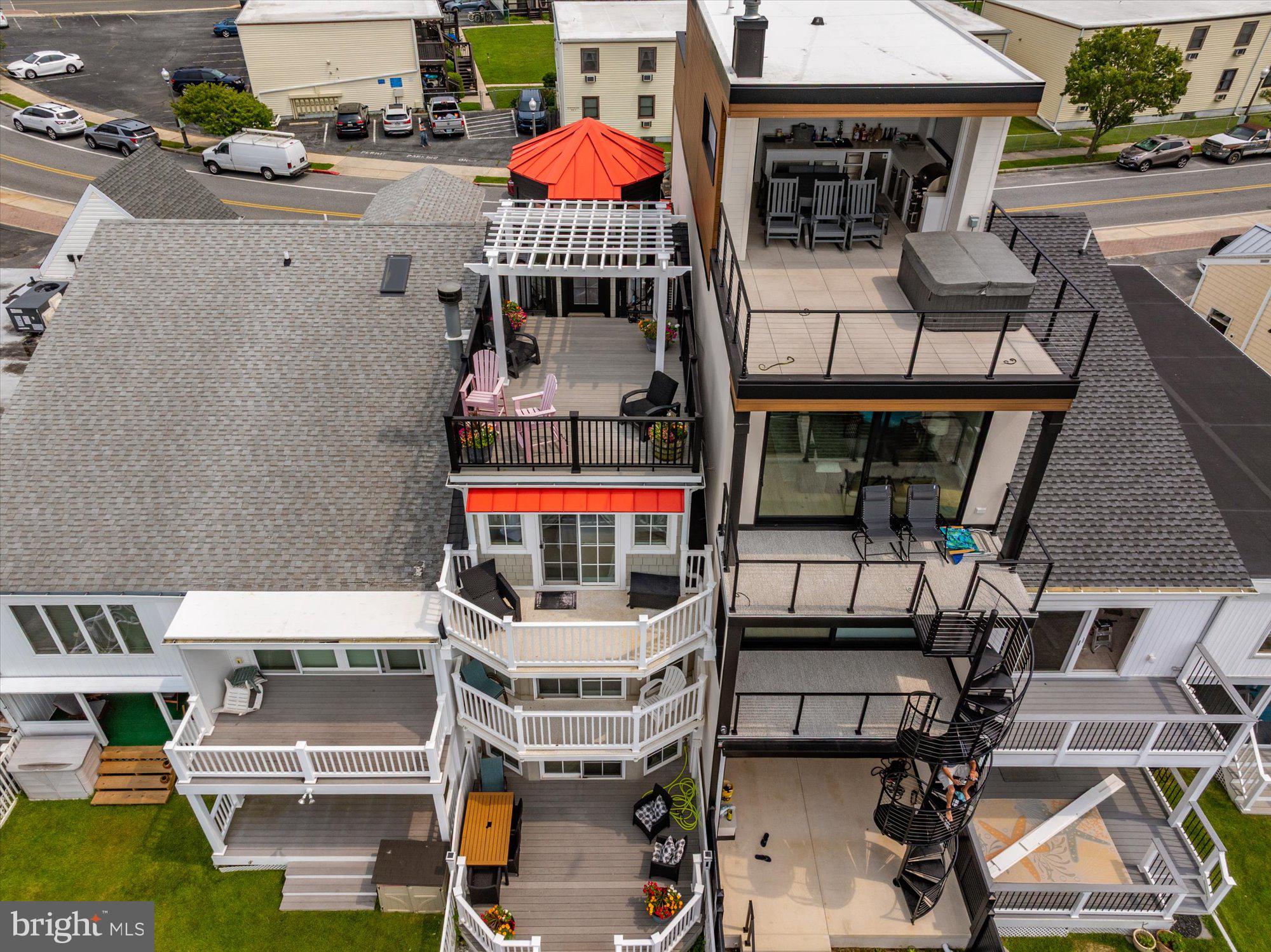 601 BAYSHORE DRIVE 16