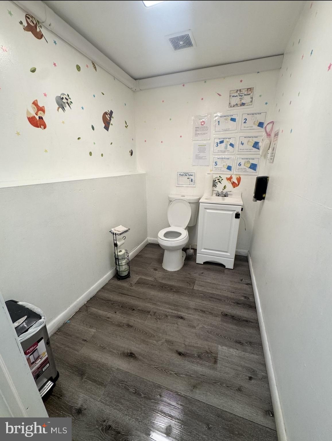 433 E WYOMING AVENUE