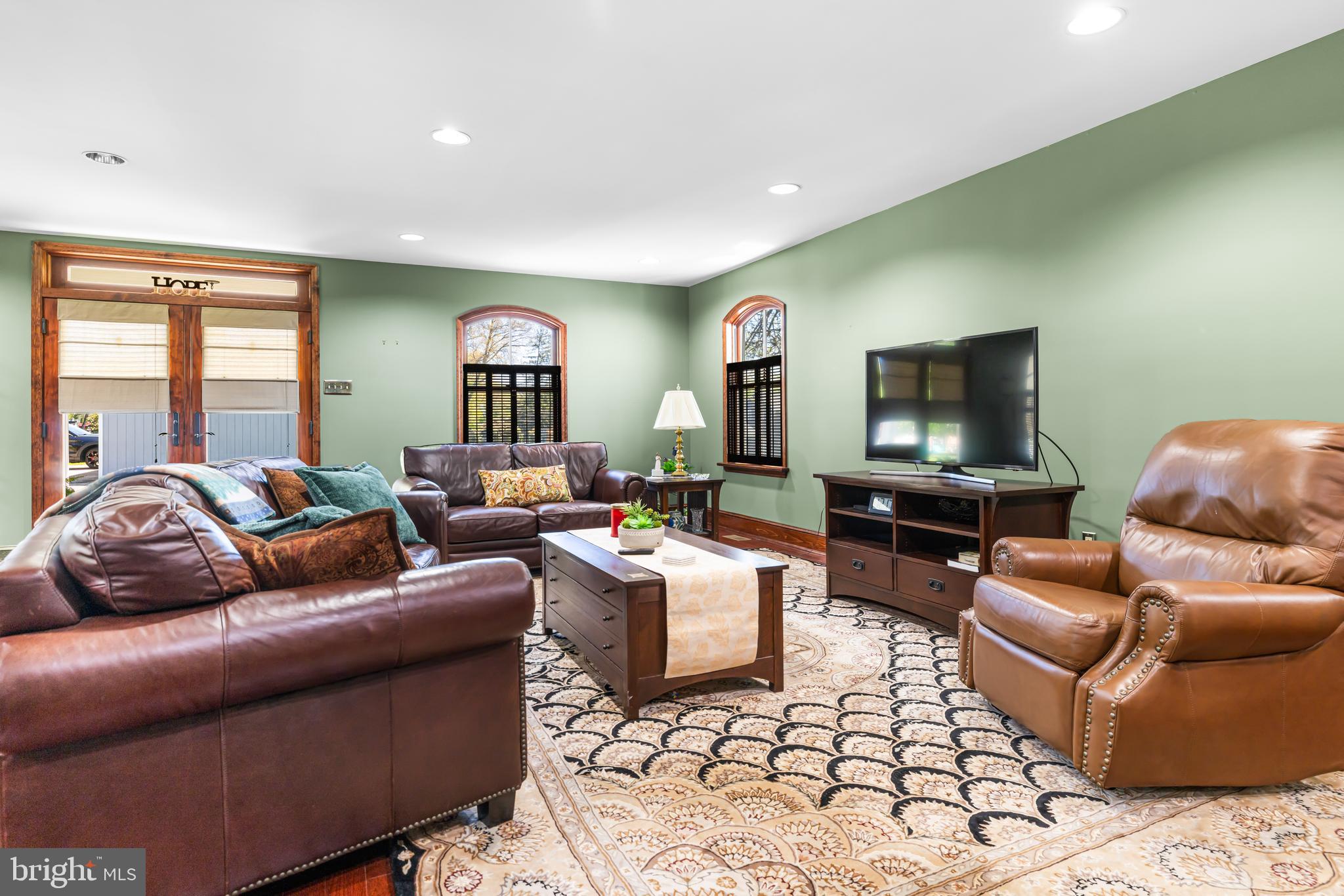 CHURCHVILLE MANOR - Residential