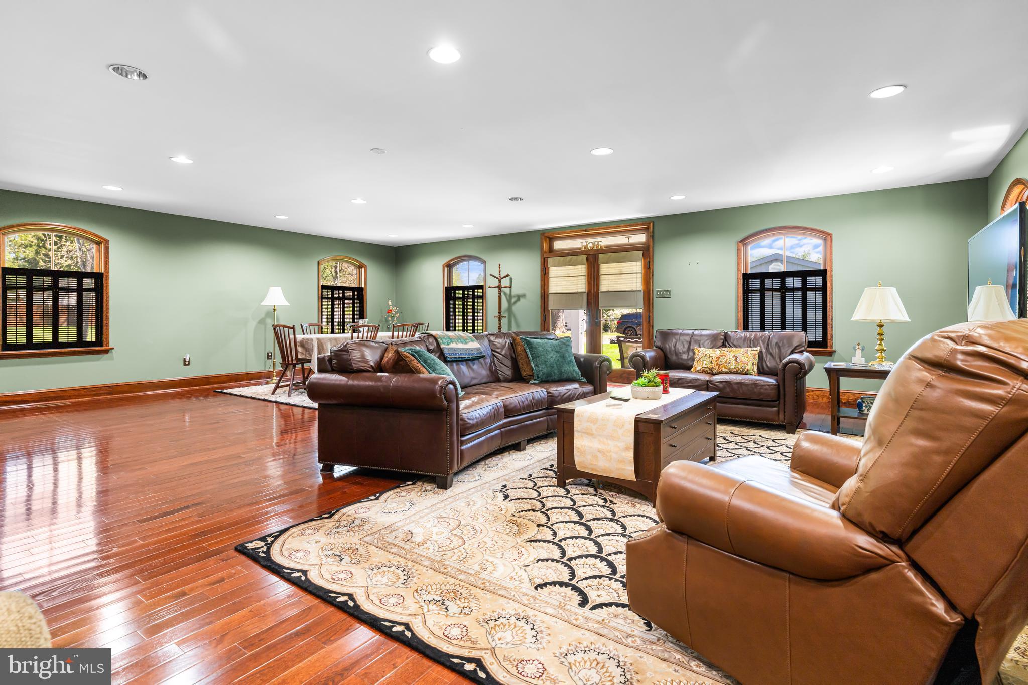 CHURCHVILLE MANOR - Residential