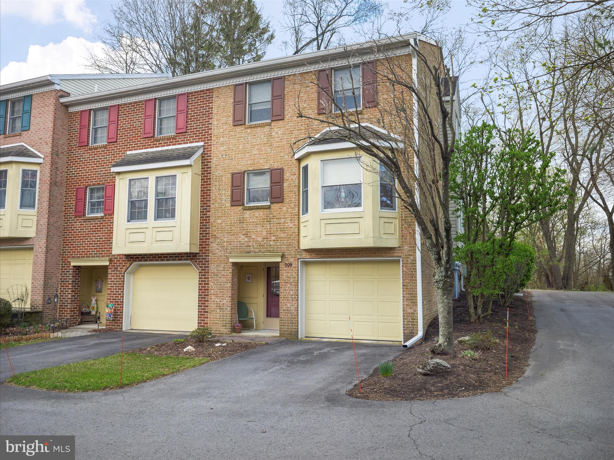 This charming end-unit condo offers 3 bedrooms, 2.5 bathrooms, and a spacious layout in the desirable Morningstar Heights. The kitchen is fully equipped and includes a breakfast nook and pantry, perfect for everyday meals. The dining room, featuring cherry hardwood flooring, steps down into a bright living room with sliding doors to a private deck, with a privacy and sunshade. The upper level includes the primary suite with full bath and ample closet space, 2 additional bedrooms, both with double closets. Full hall bath with oversized sink and linen closet. The lower-level foyer offers a double closet, storage under the stairs, and a bonus room with laundry. A one-car garage with shelving provides additional storage. Enjoy the perfect combination of privacy, comfort, and convenience. Schedule your showing today!!