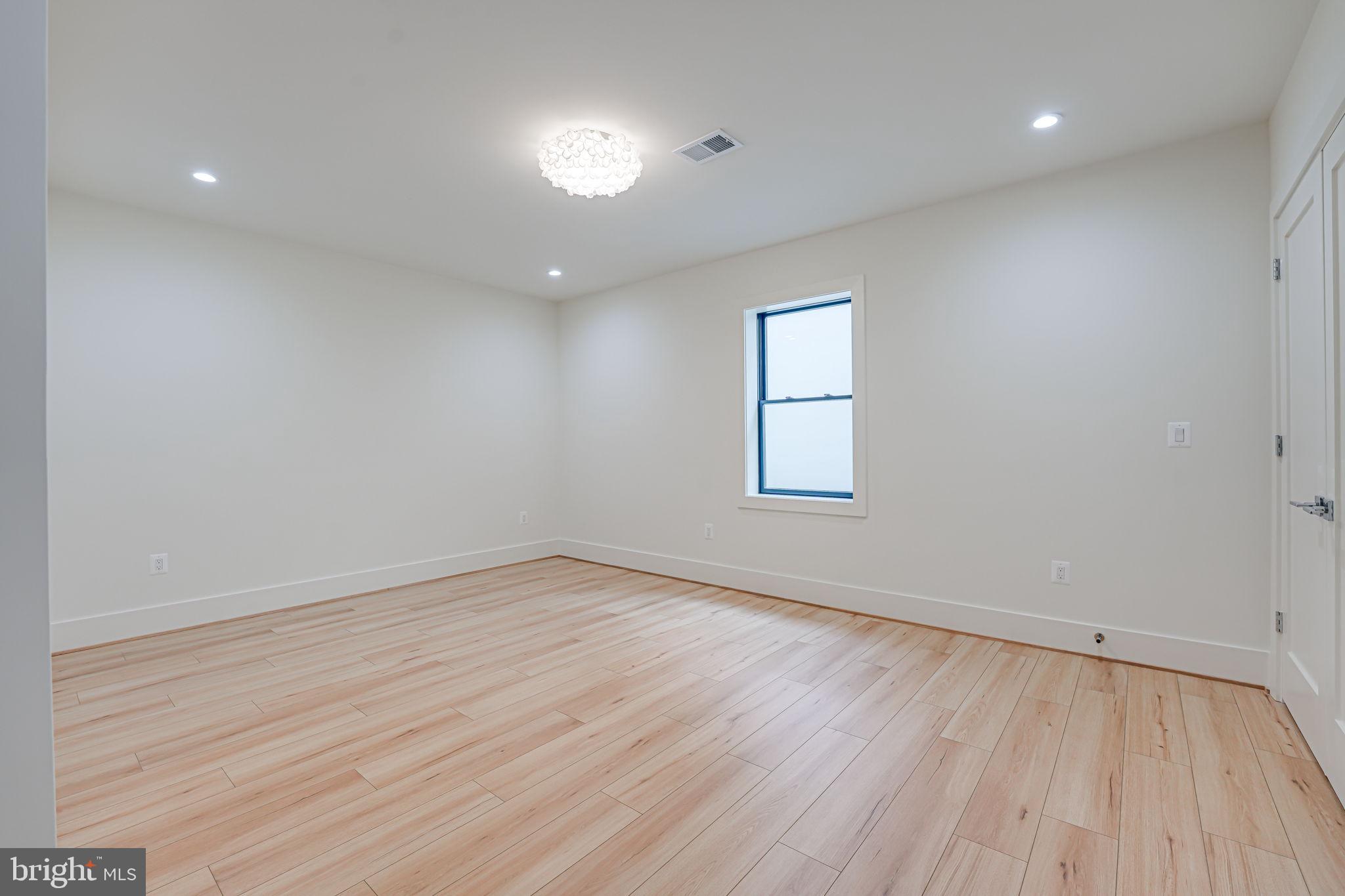 NORTH ARLINGTON - Residential