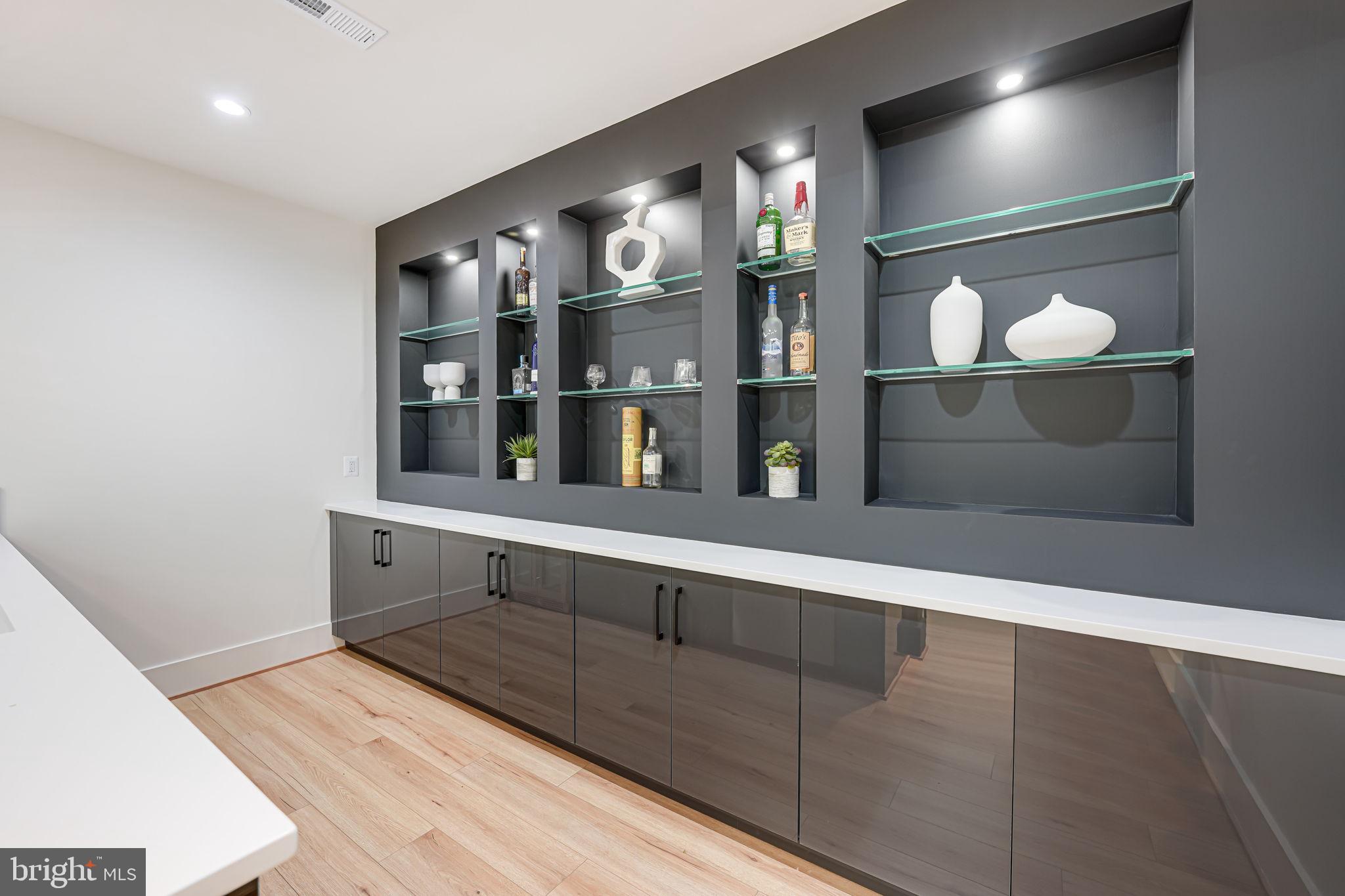 NORTH ARLINGTON - Residential