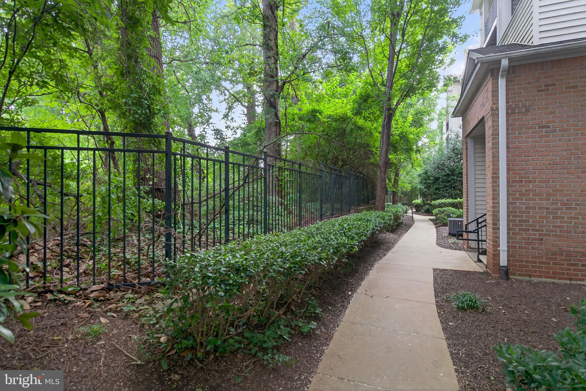 LEGATO CORNER - Residential