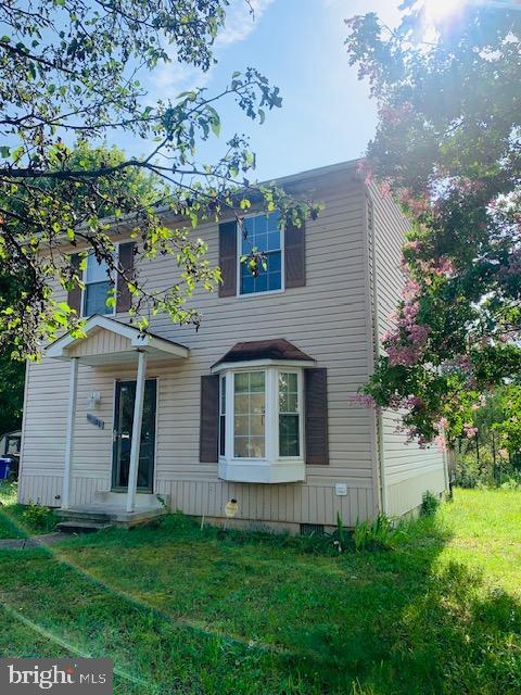 VACANT SHOW ANYTIME ON THIS BELOW COMPS SFD WITH UPDATES DONE LAST YEAR.