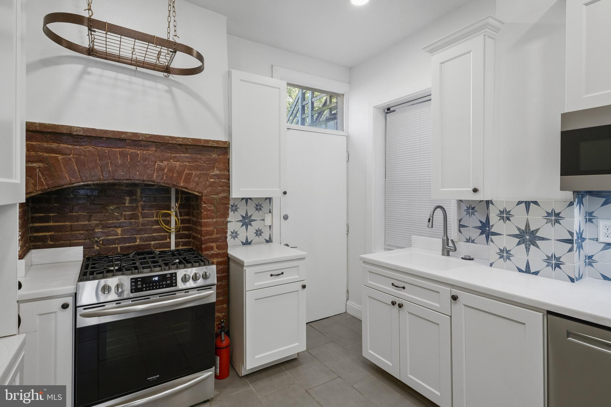 MOUNT VERNON - Residential