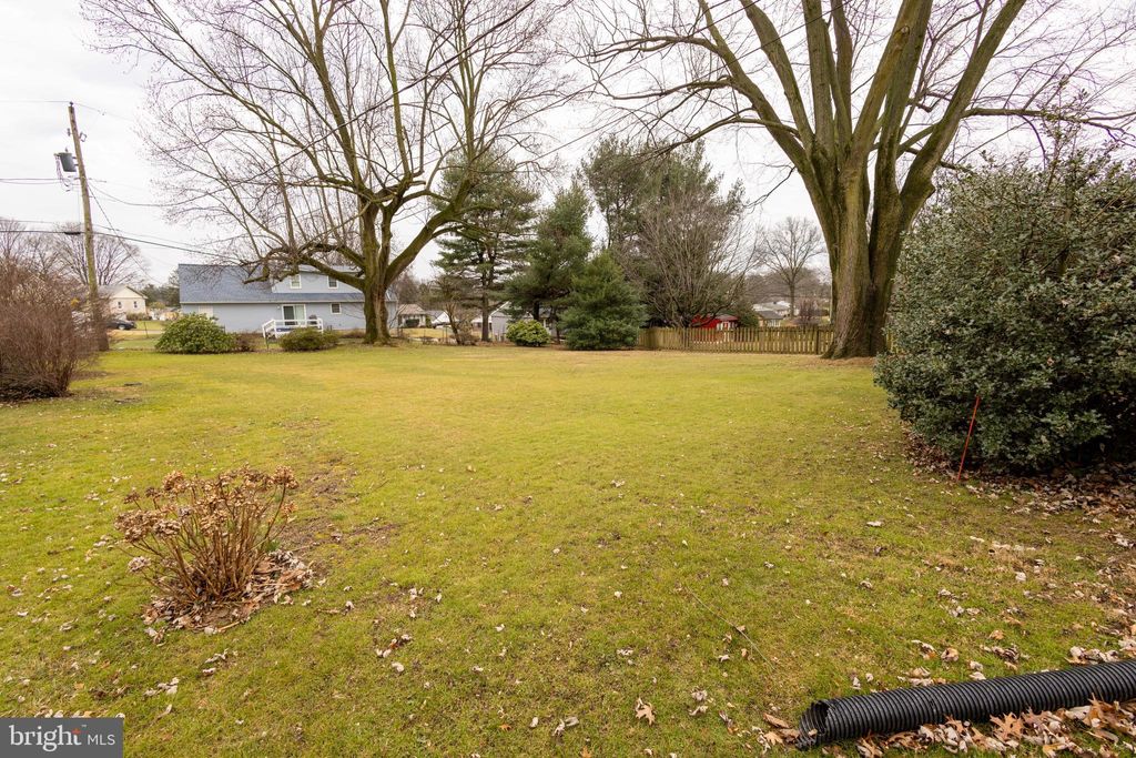 Photo of 830 ROBIN RD, LANCASTER, PA 17601 (MLS # PALA2029452)