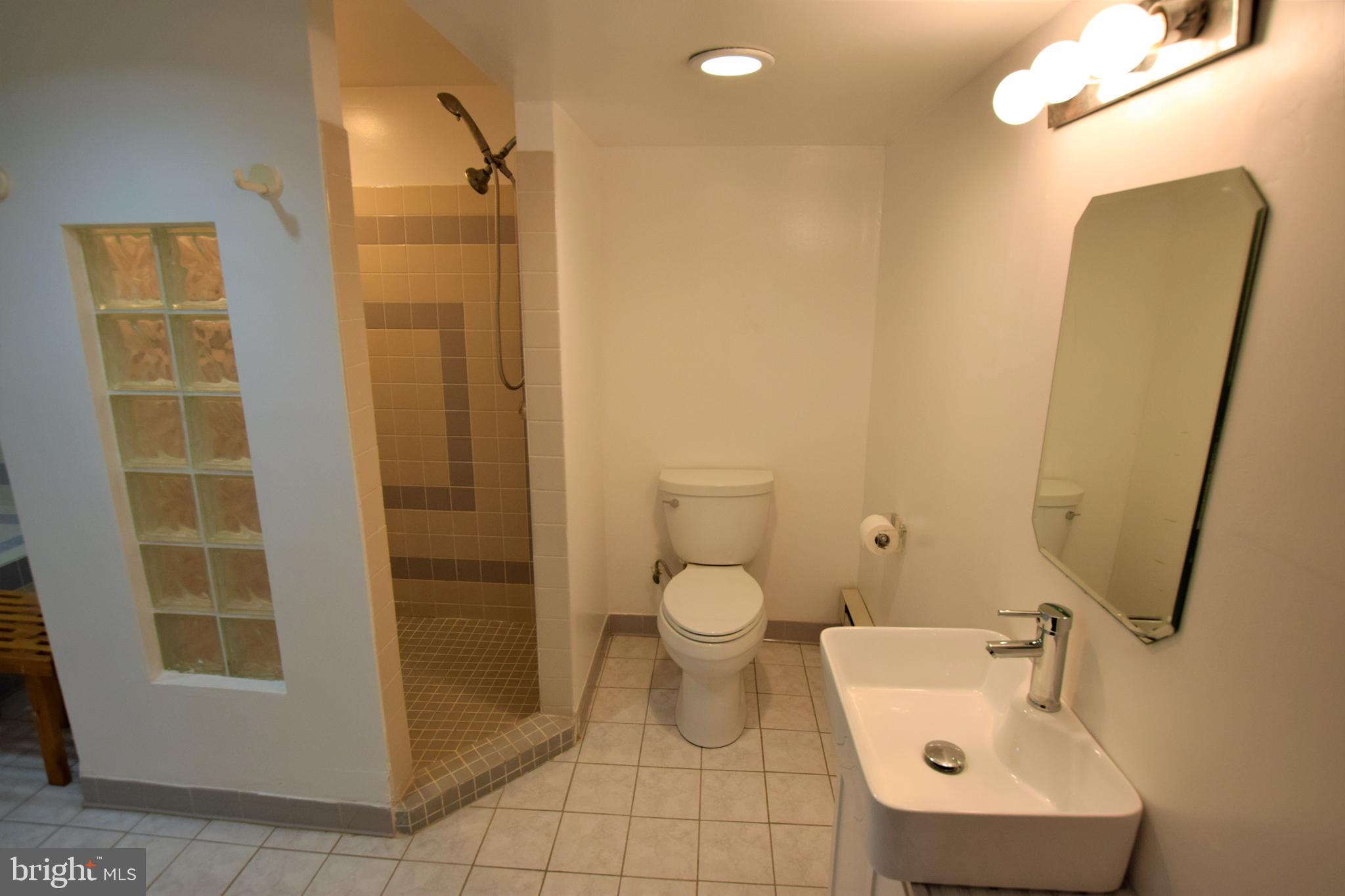 MARYMOUNT - Residential Lease