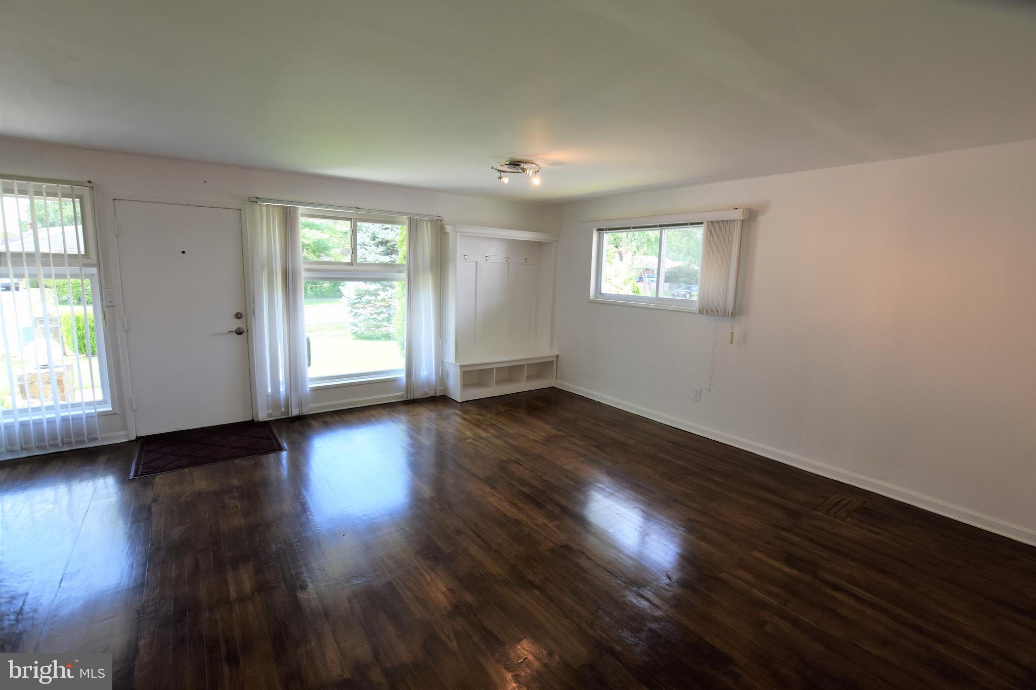 MARYMOUNT - Residential Lease