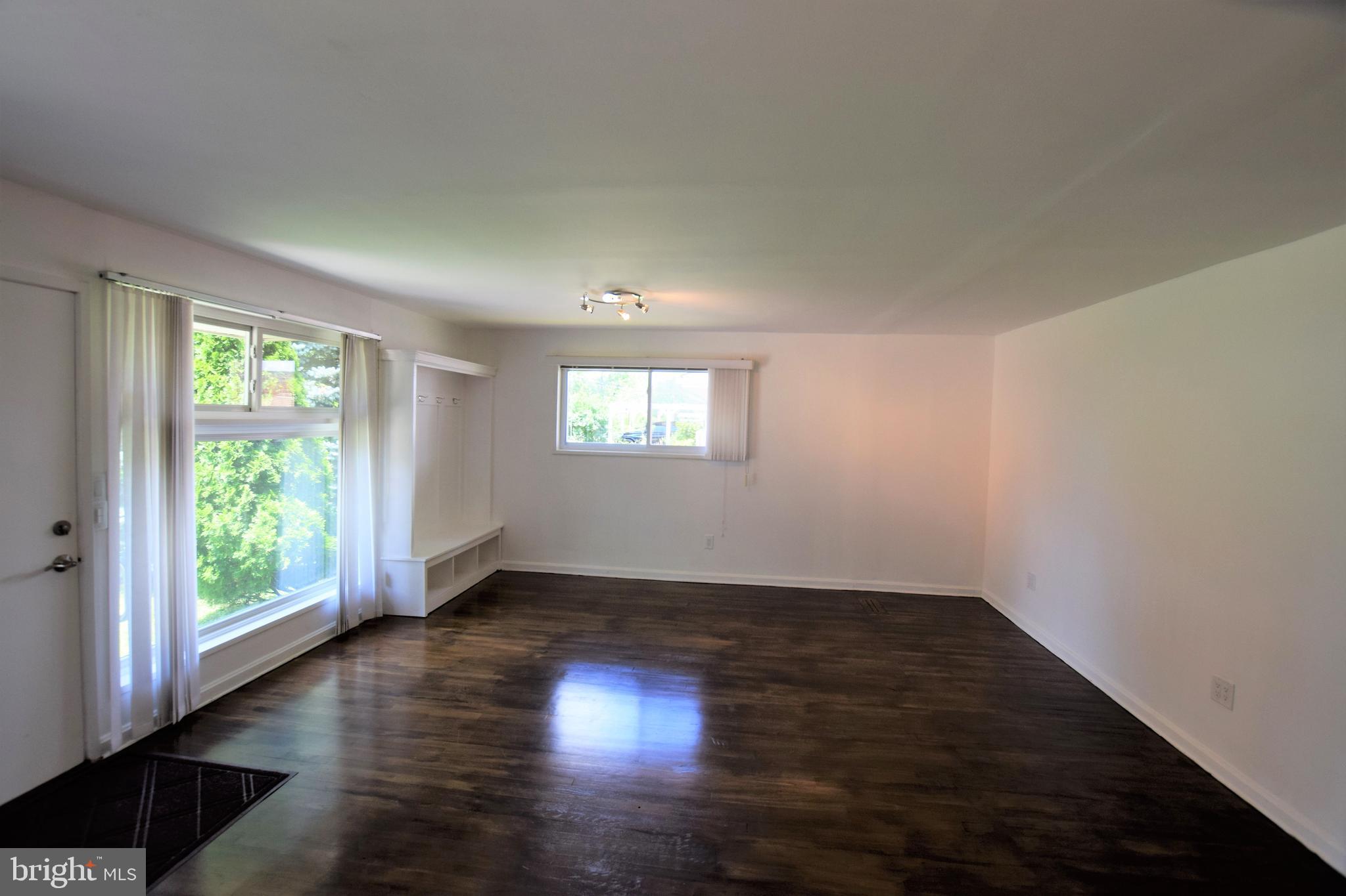 MARYMOUNT - Residential Lease