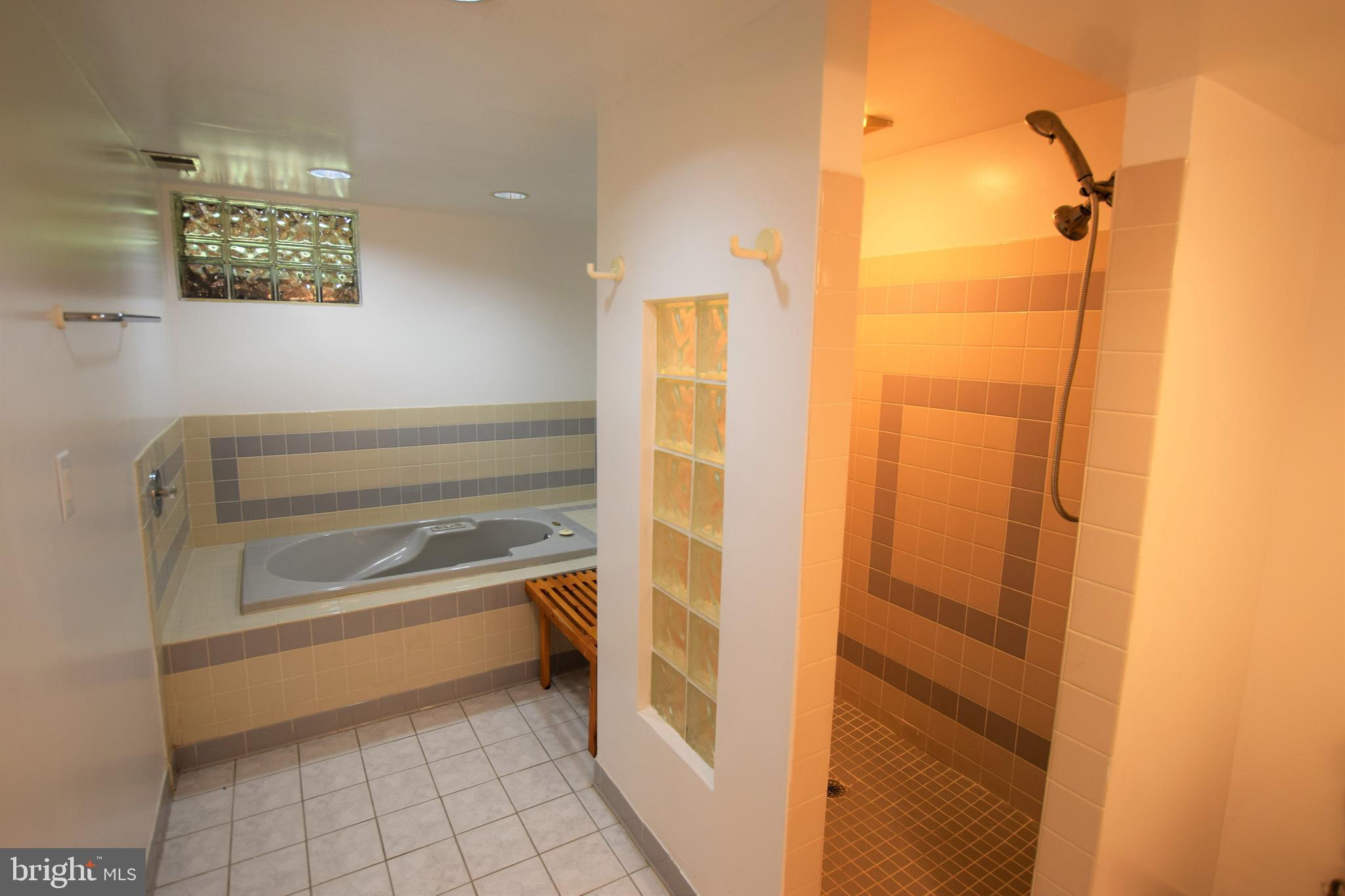 MARYMOUNT - Residential Lease