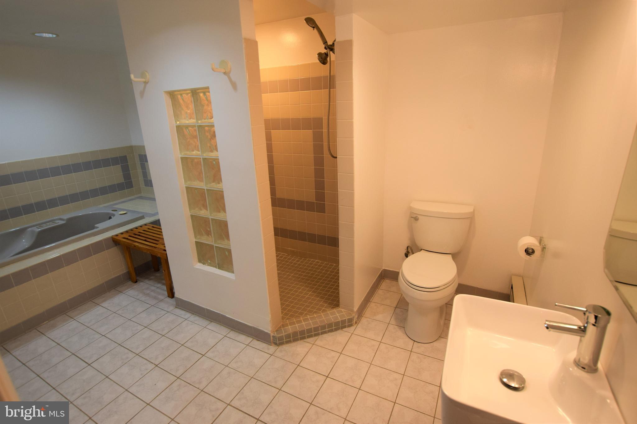 MARYMOUNT - Residential Lease