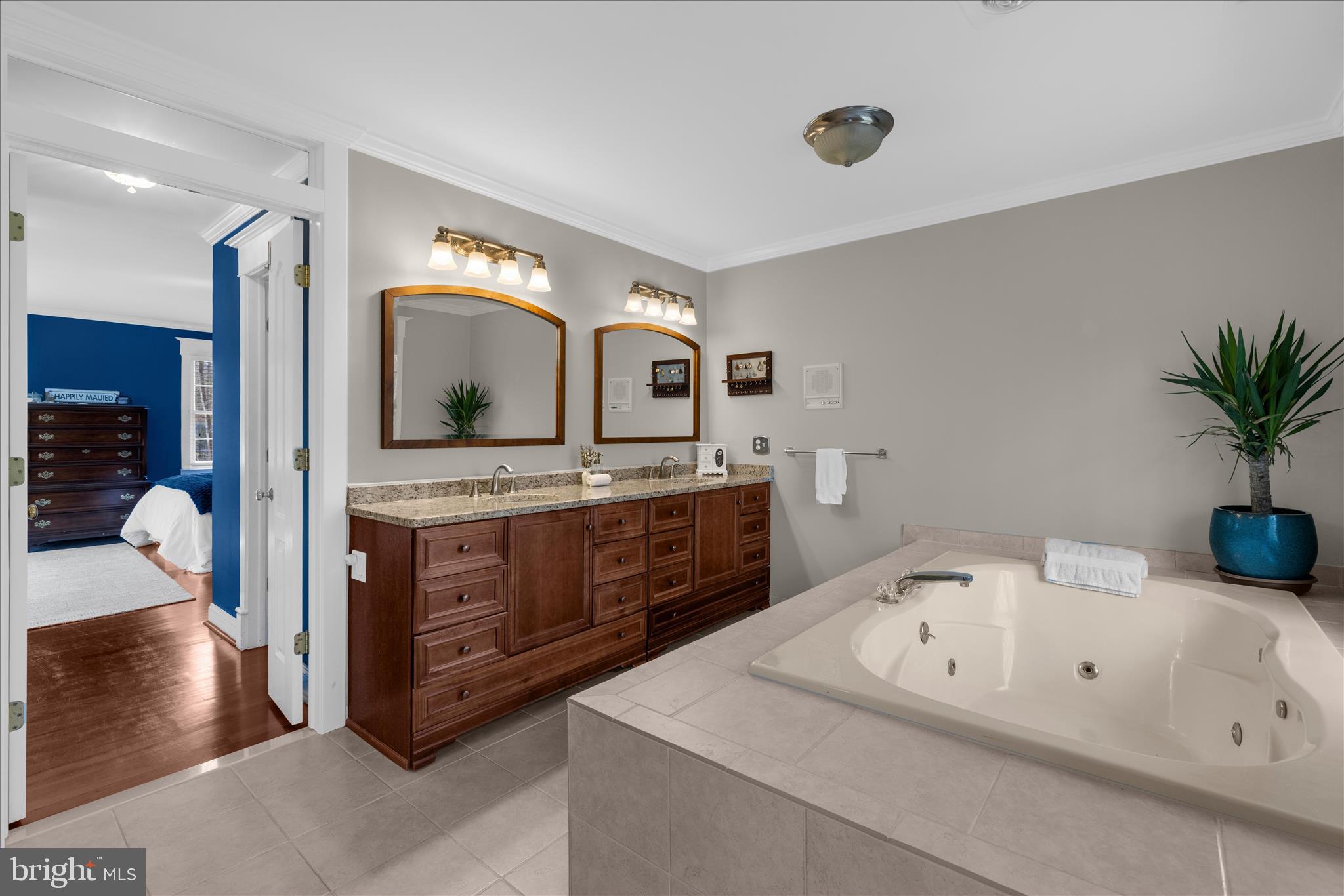 THE WOODS - Residential