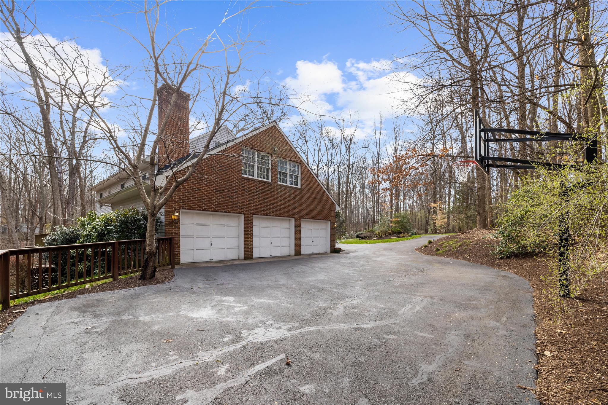 THE WOODS - Residential