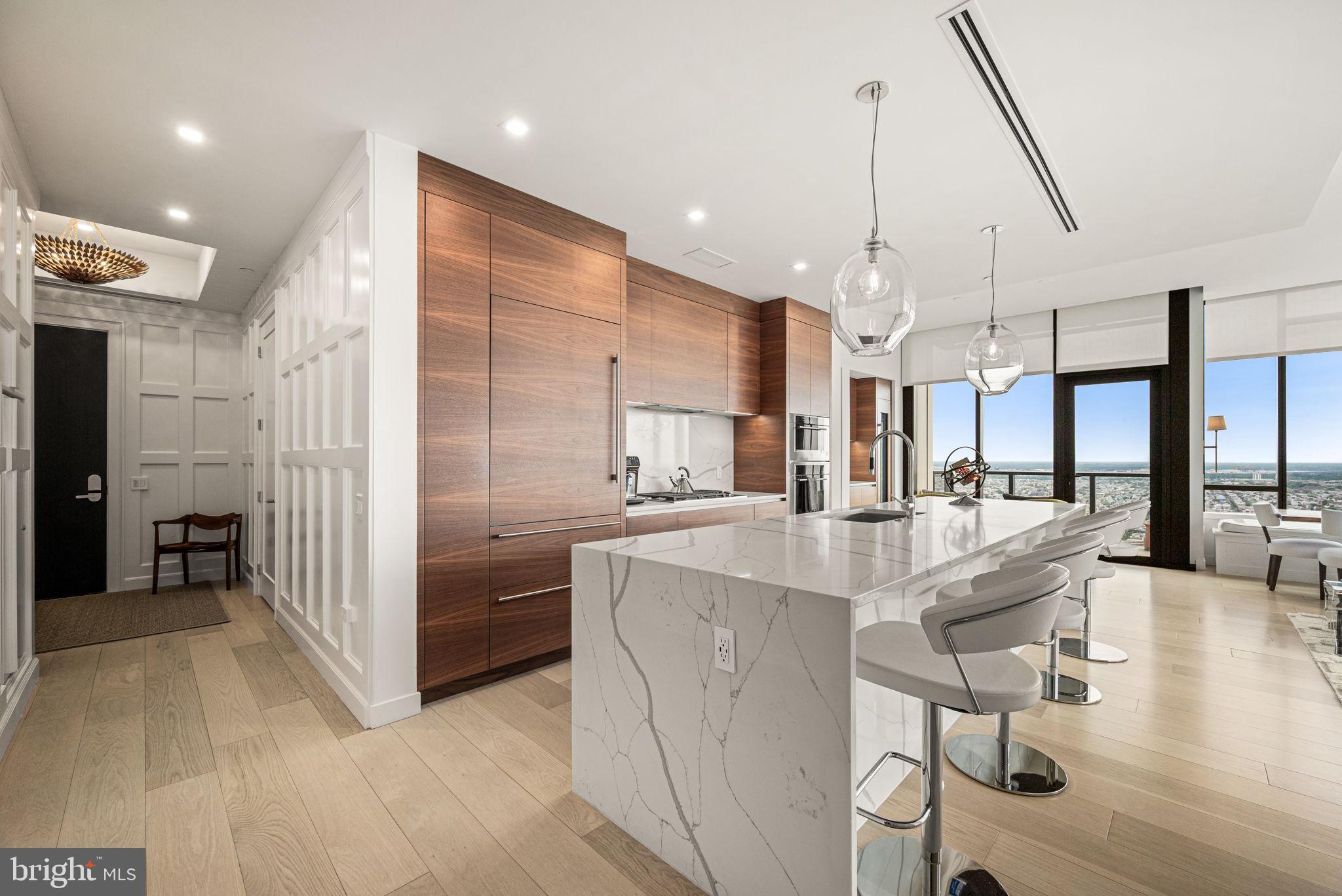 1911 WALNUT STREET RESIDENCE 3502