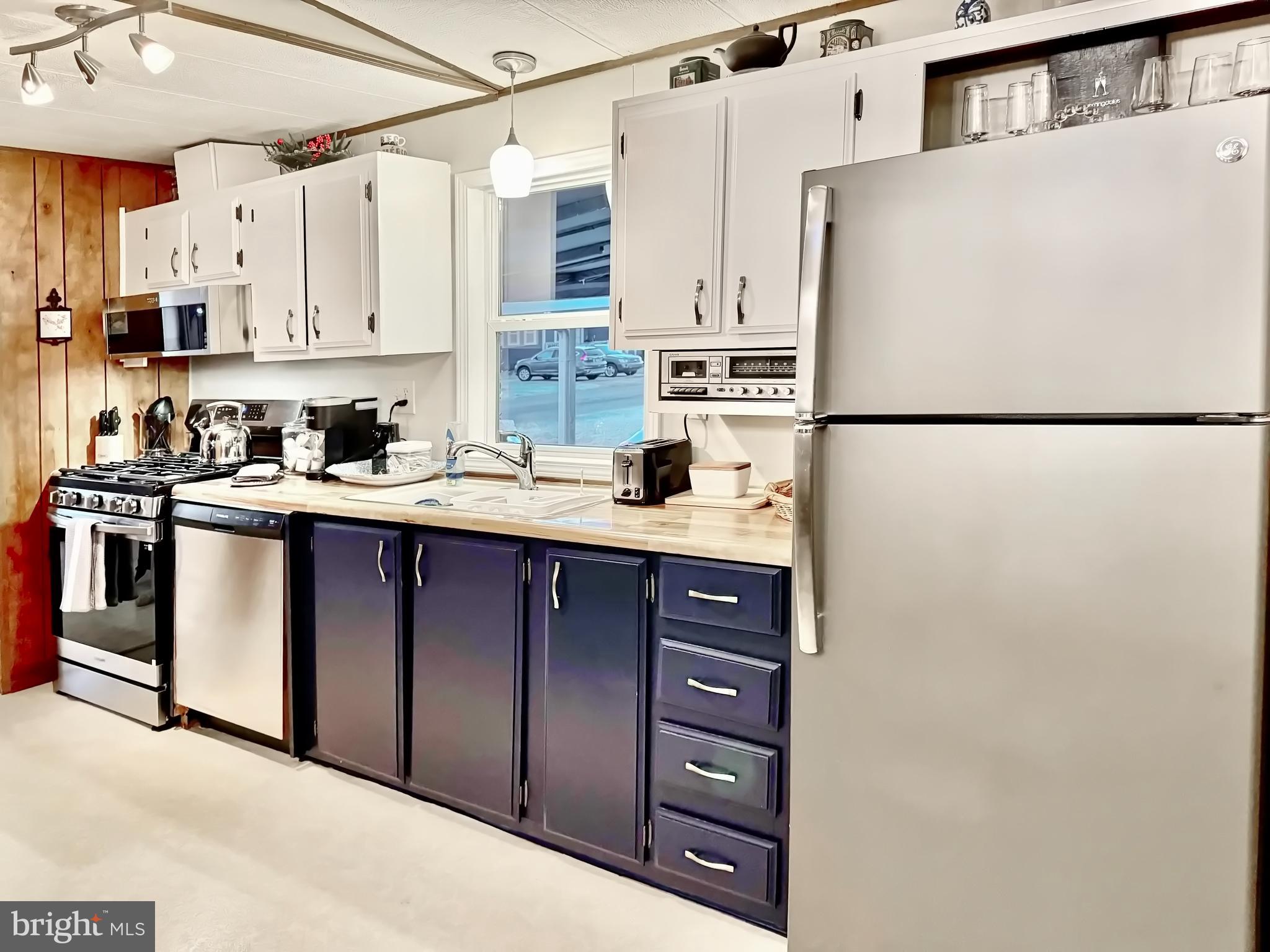 ASPEN MEADOWS - Residential